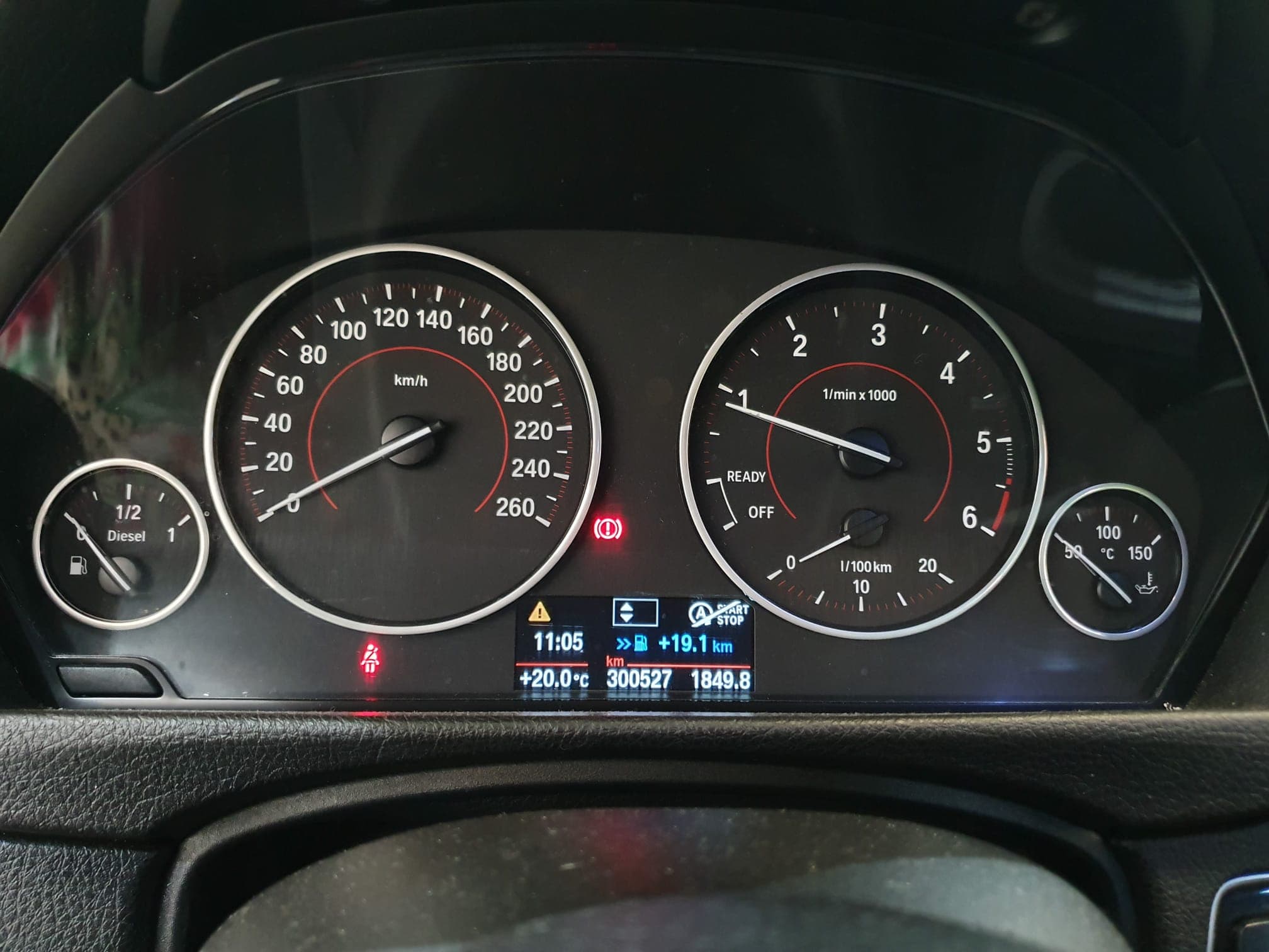 BMW 320D · Ano 2013 — imagem 32
