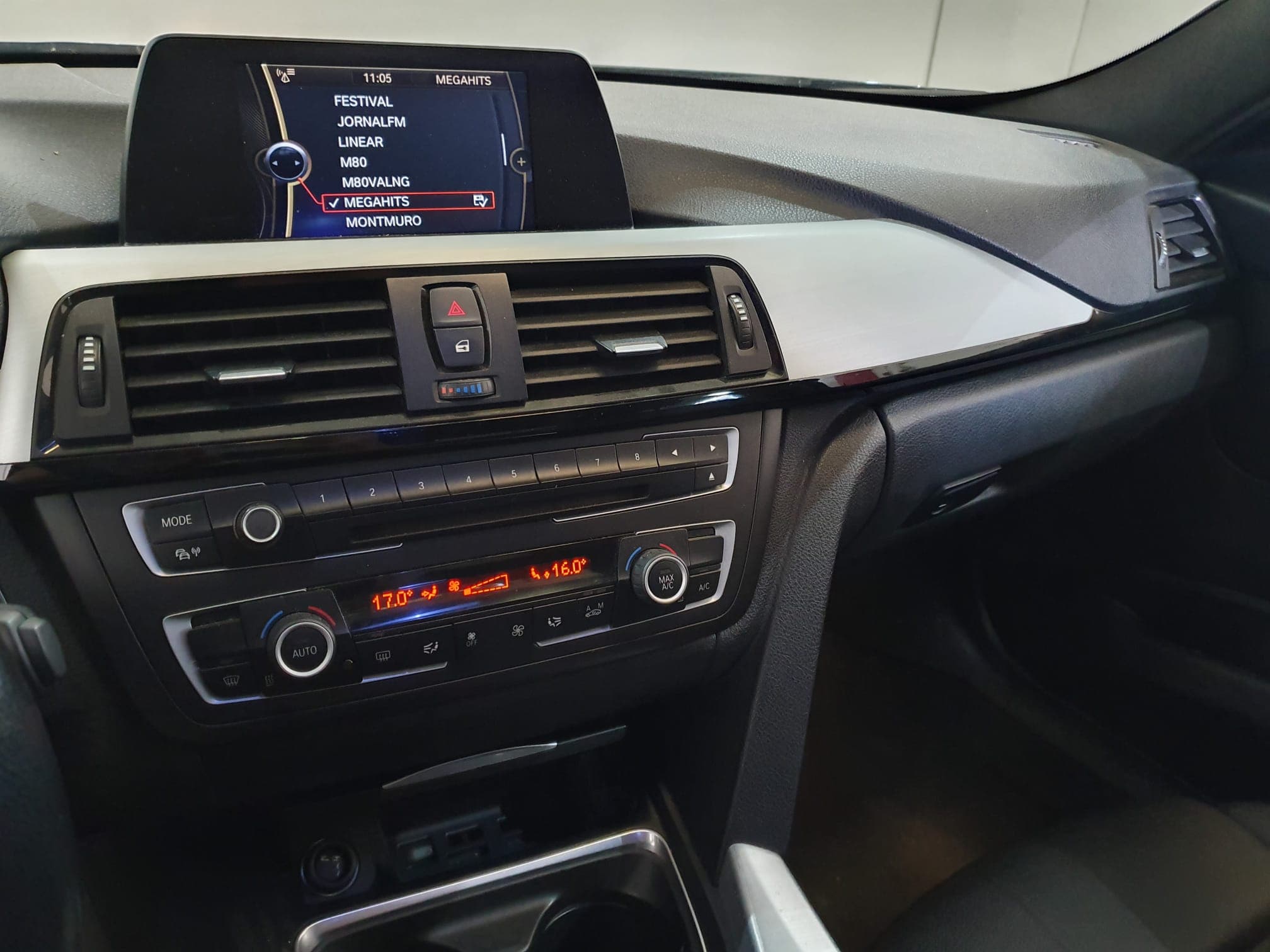 BMW 320D · Ano 2013 — imagem 39
