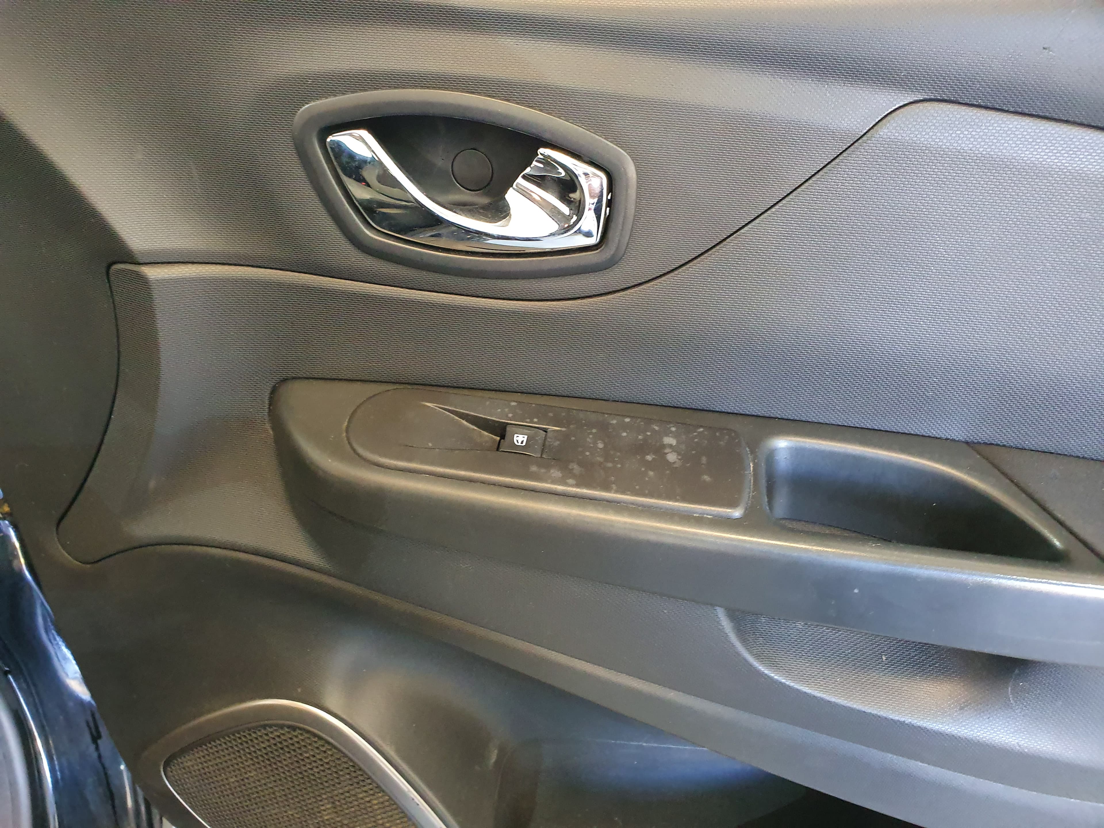 Renault Captur 1.5 DCI · Ano 2014 — imagen 24