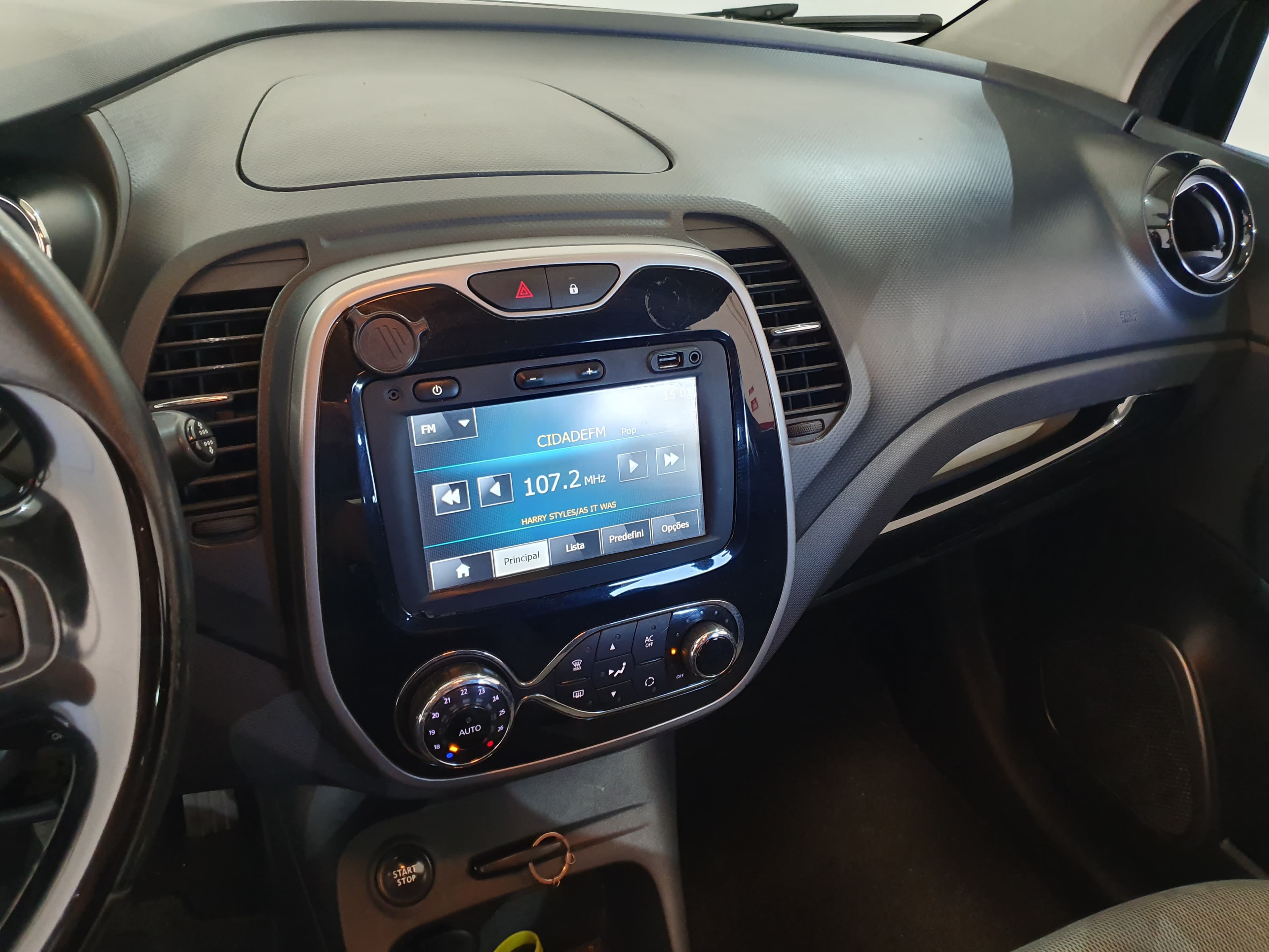 Renault Captur 1.5 DCI · Ano 2014 — imagen 33