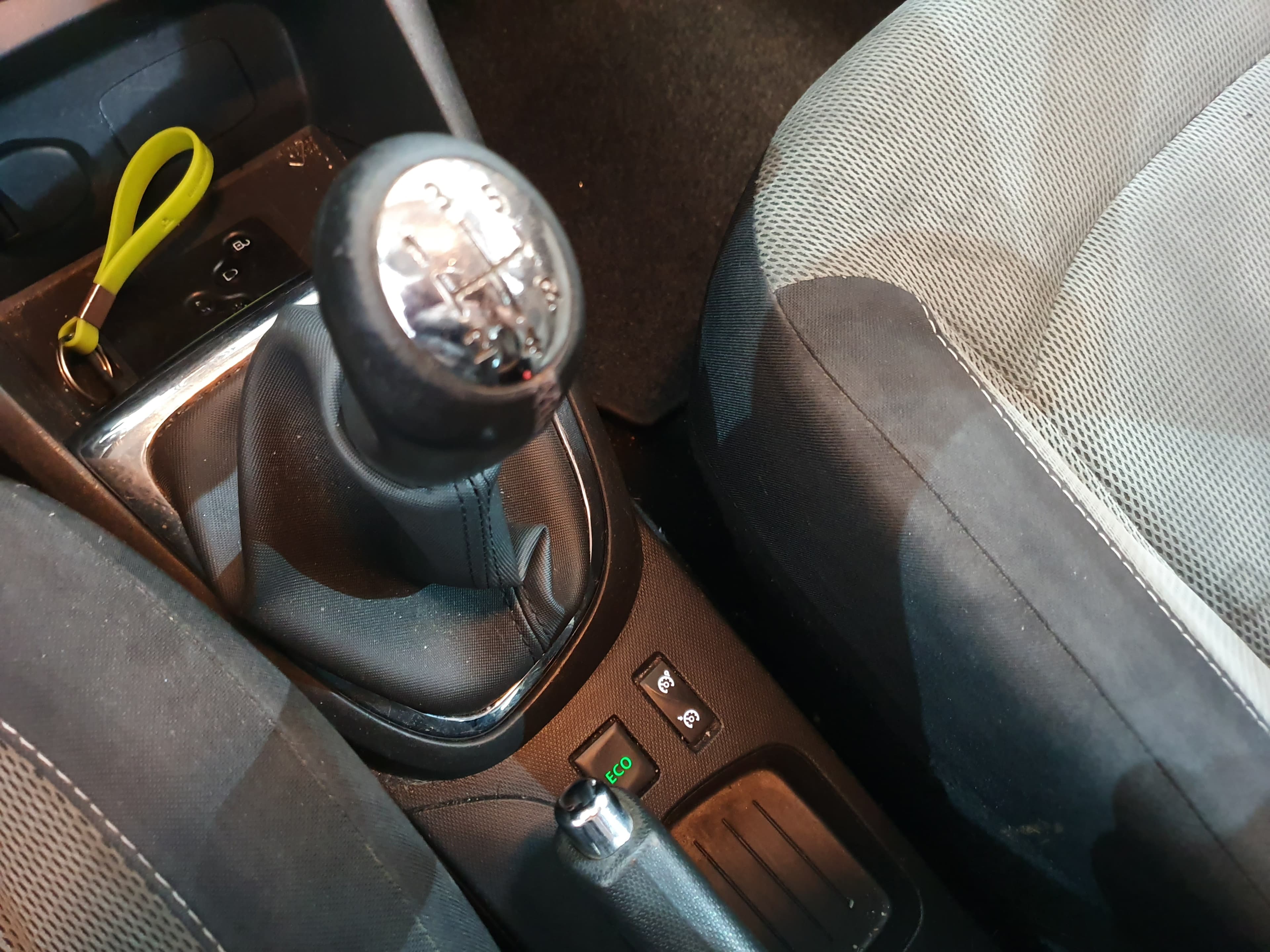 Renault Captur 1.5 DCI · Ano 2014 — imagen 36