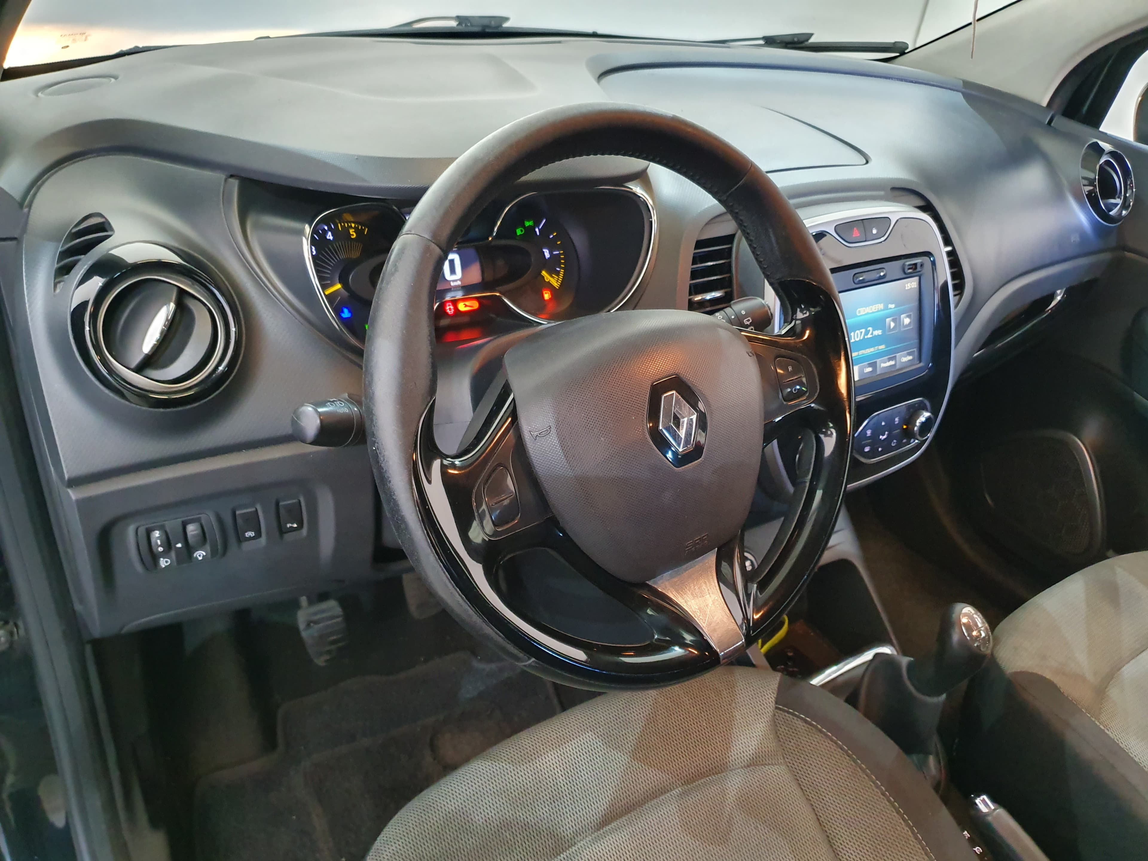 Renault Captur 1.5 DCI · Ano 2014 — imagen 37