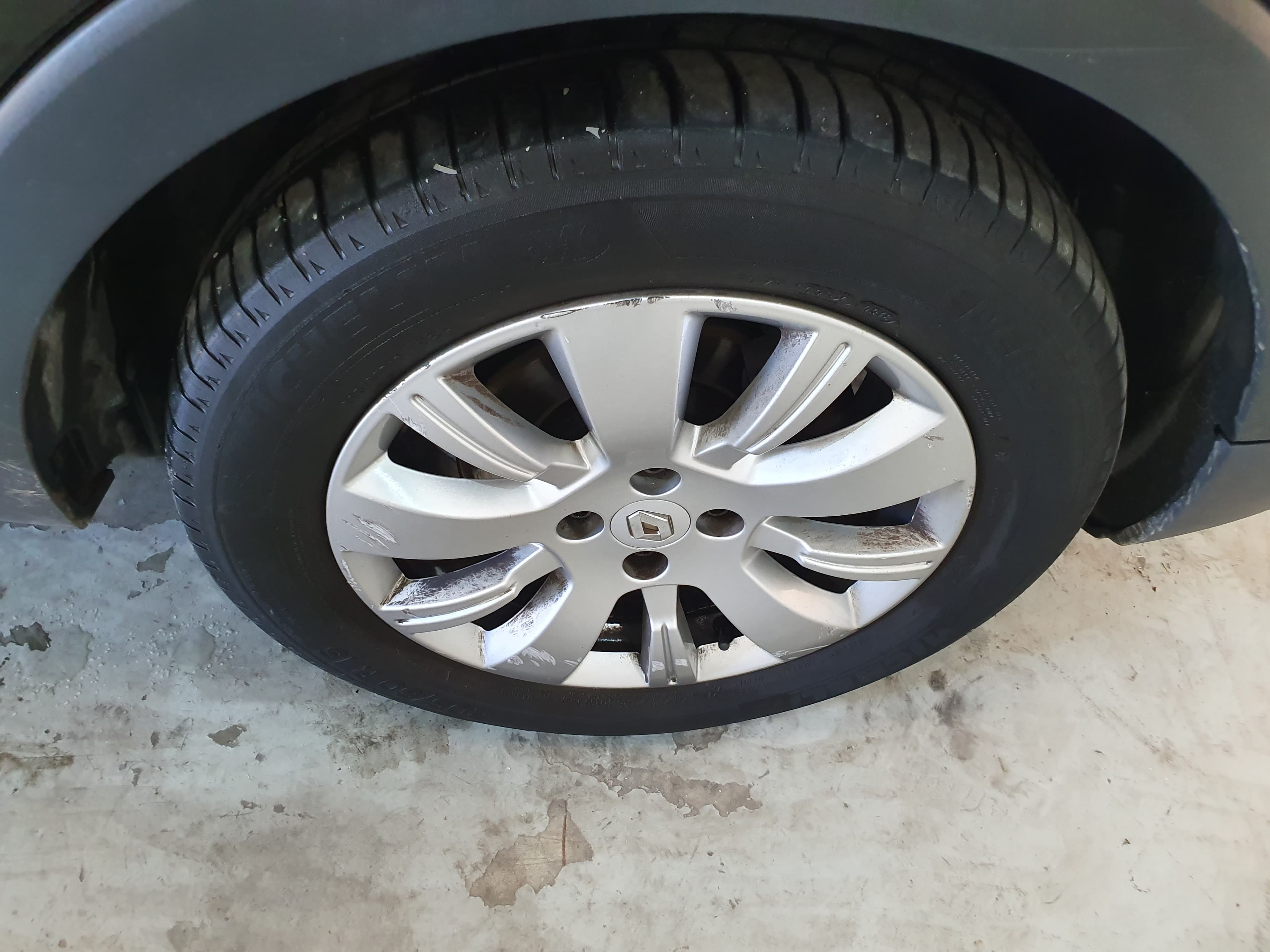 Renault Captur 1.5 DCI · Ano 2014 — imagen 19
