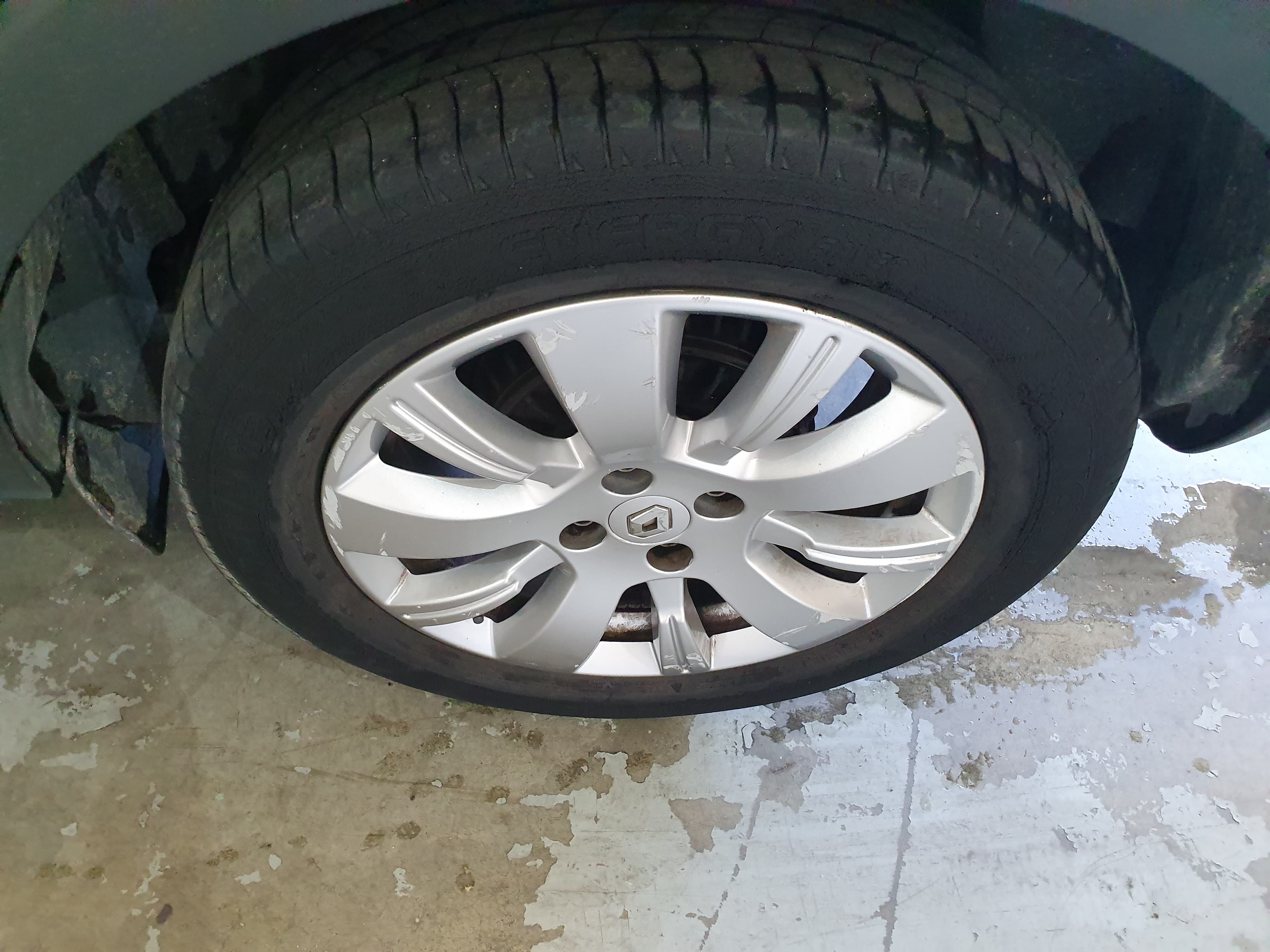 Renault Captur 1.5 DCI · Ano 2014 — imagen 17