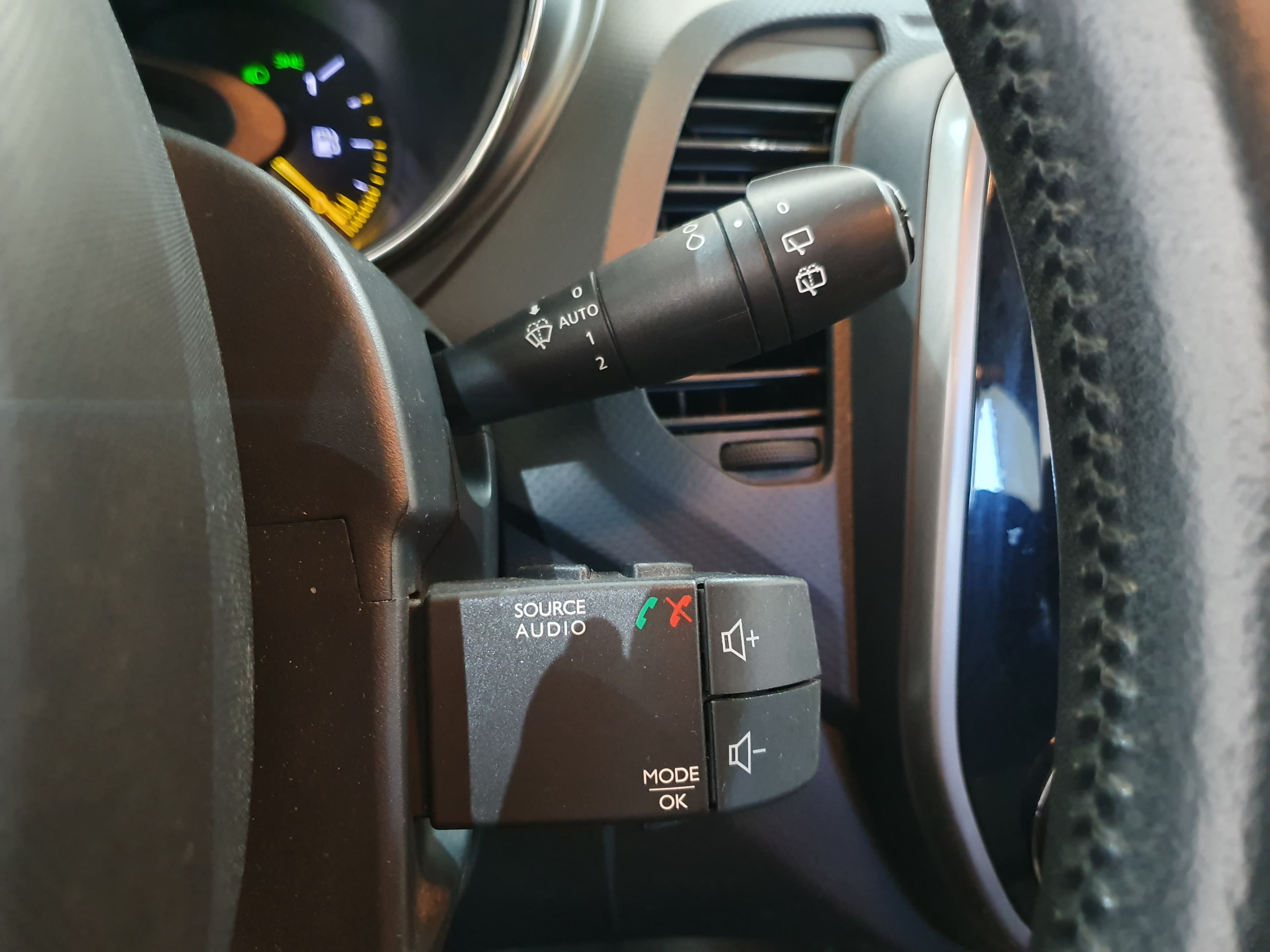 Renault Captur 1.5 DCI · Ano 2014 — imagen 39