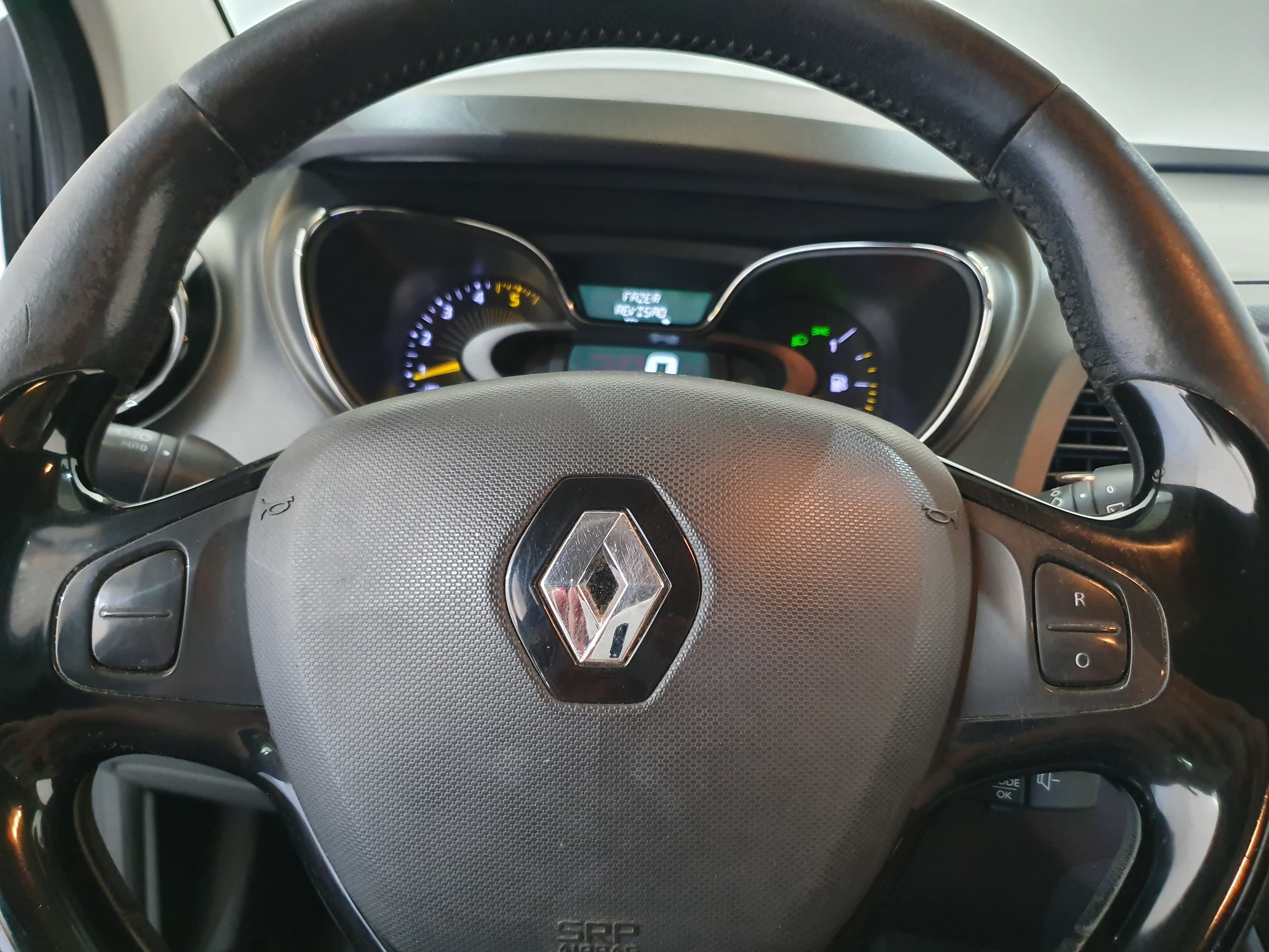 Renault Captur 1.5 DCI · Ano 2014 — imagen 42