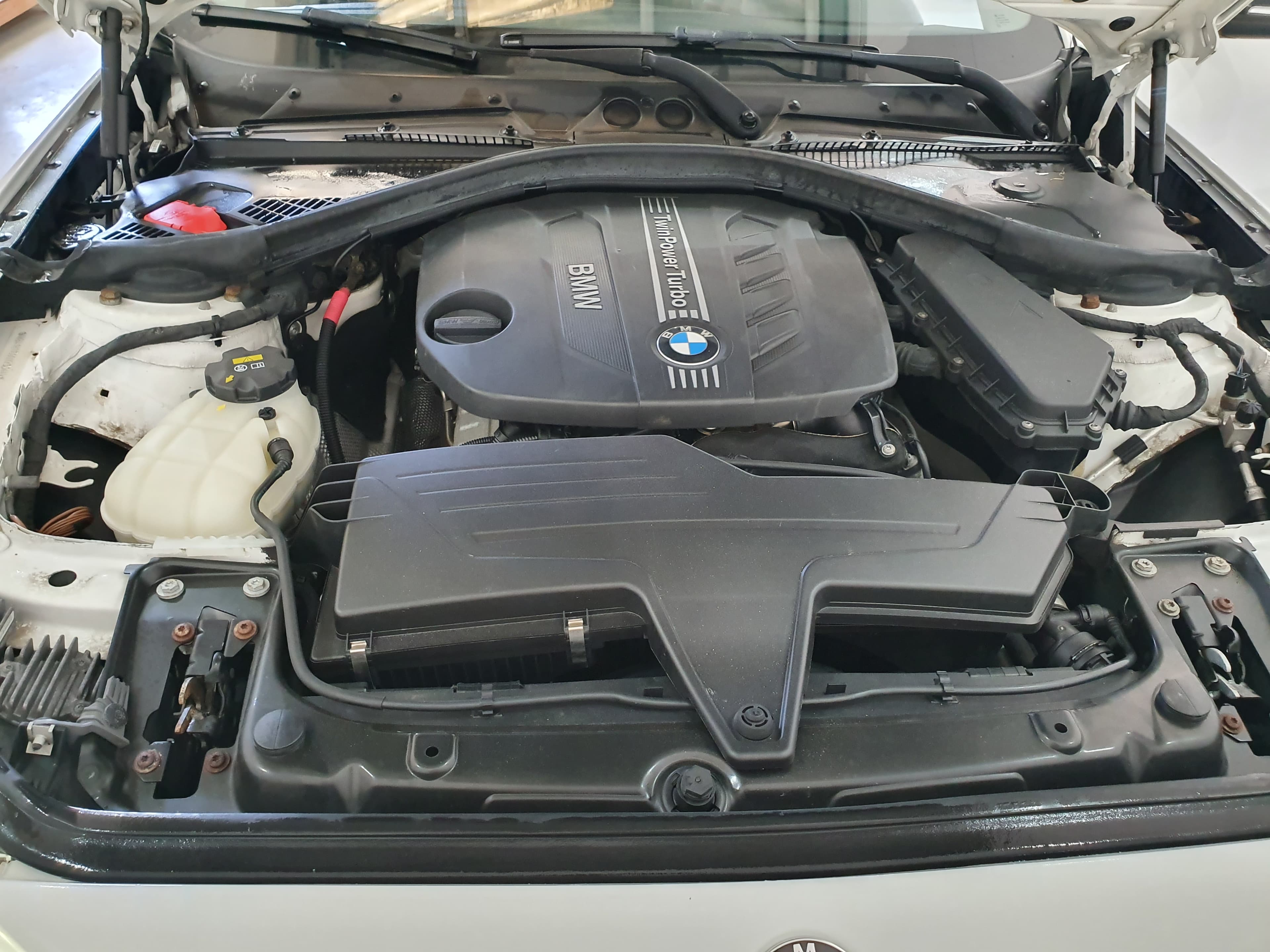 BMW 220D Coupé · Ano 2014 — imagem 9