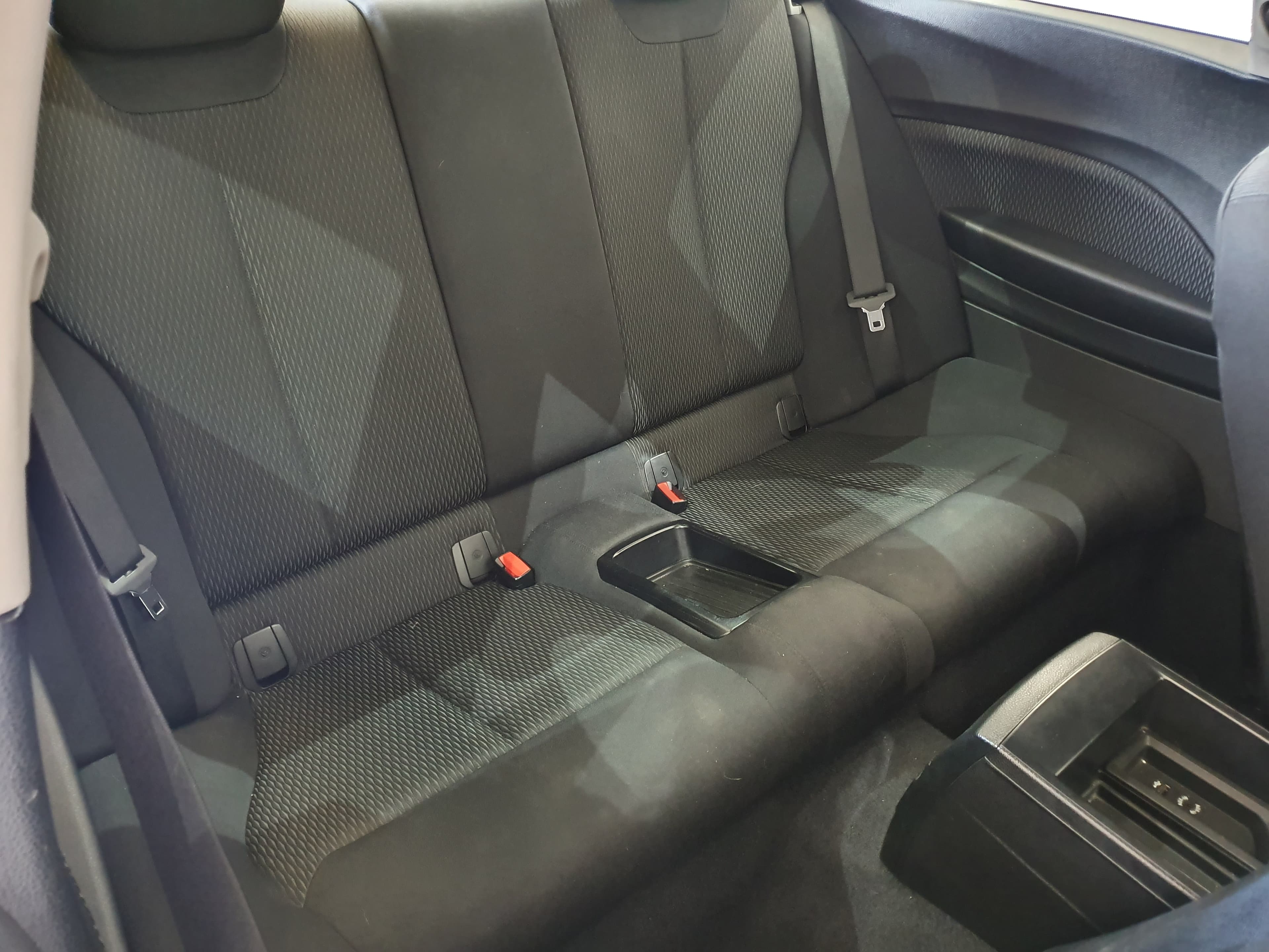 BMW 220D Coupé · Ano 2014 — imagem 21