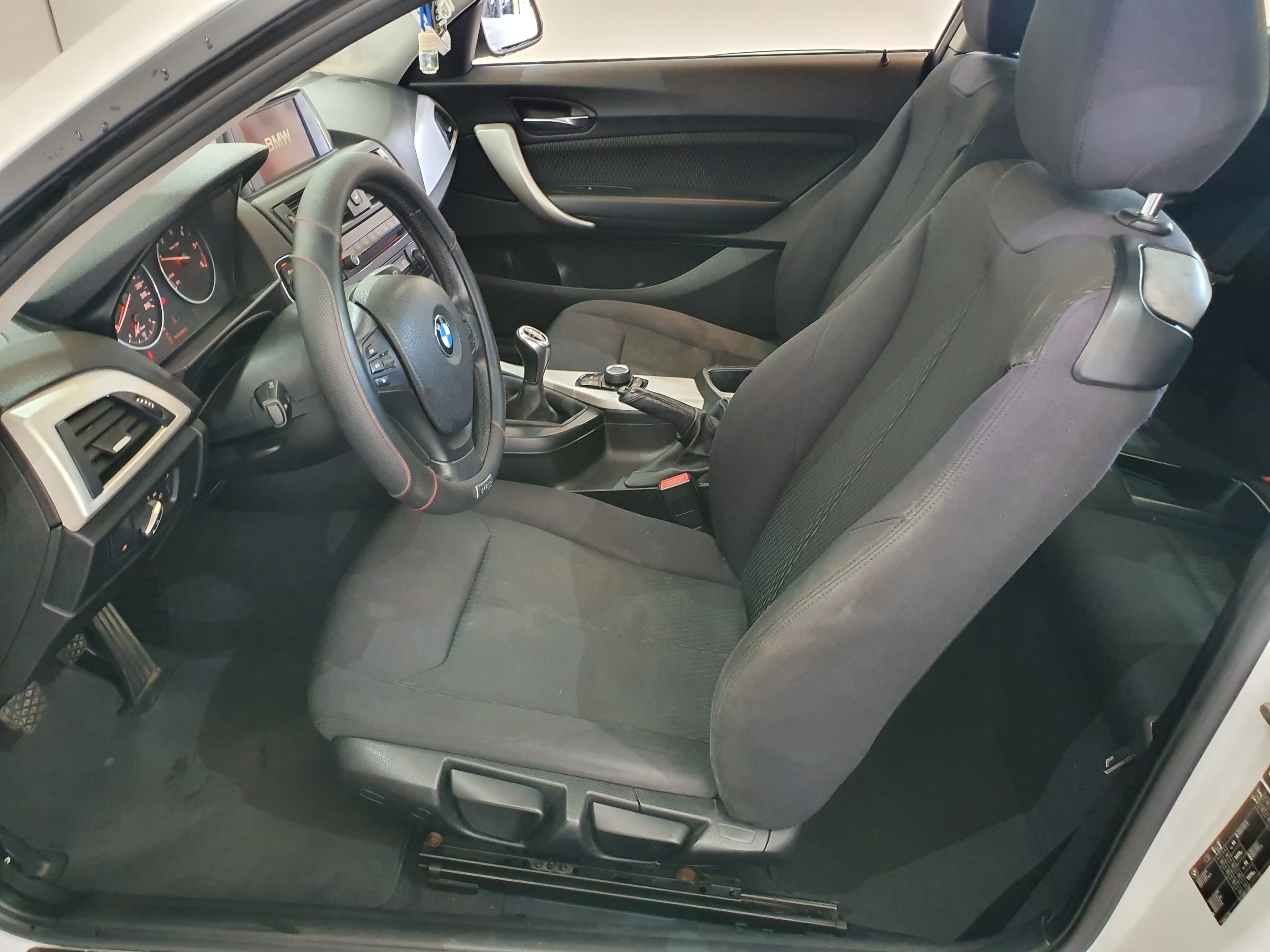 BMW 220D Coupé · Ano 2014 — imagem 25