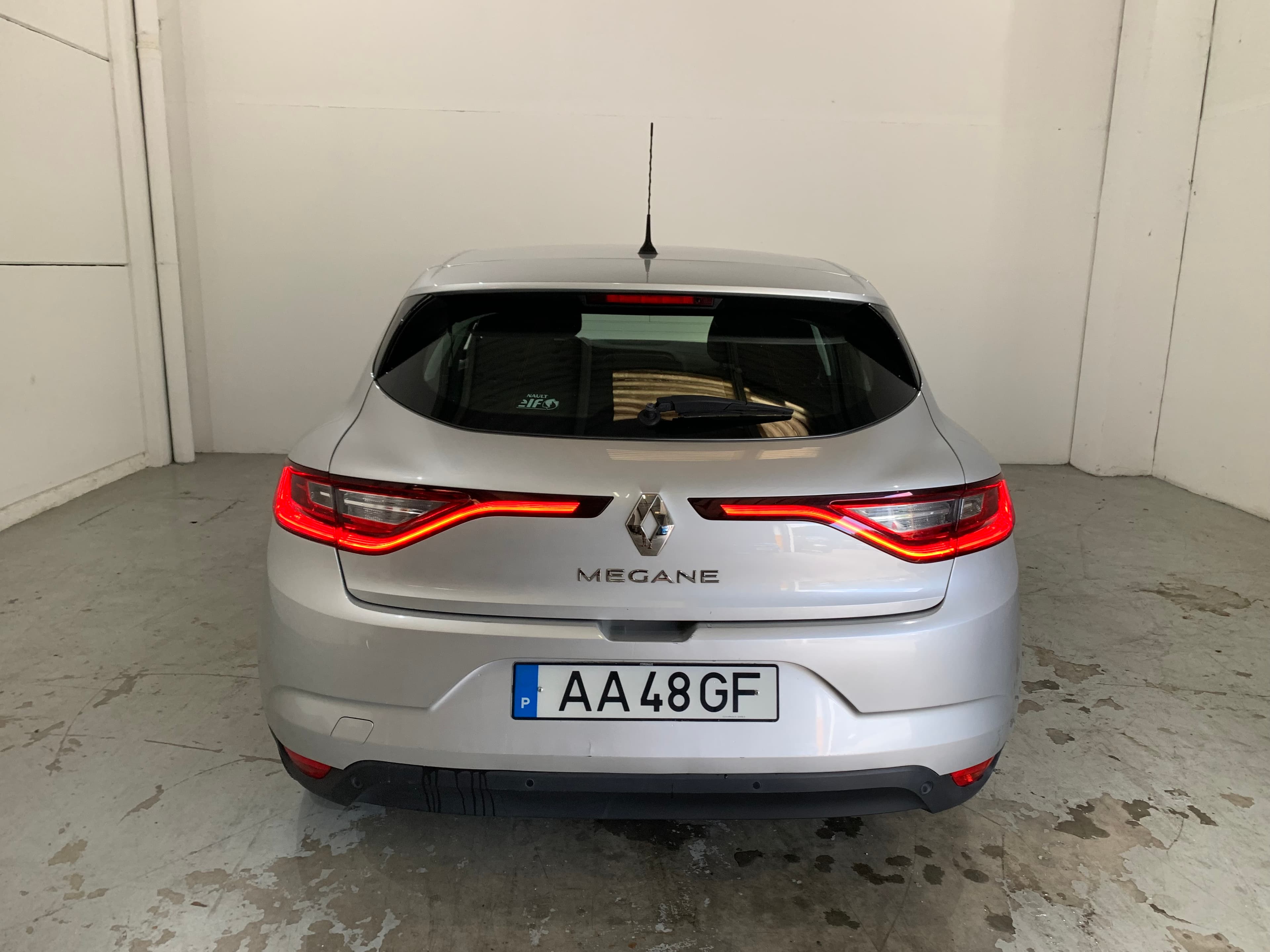 Renault Mégane 1.5 · Ano 2016 — imagem 13