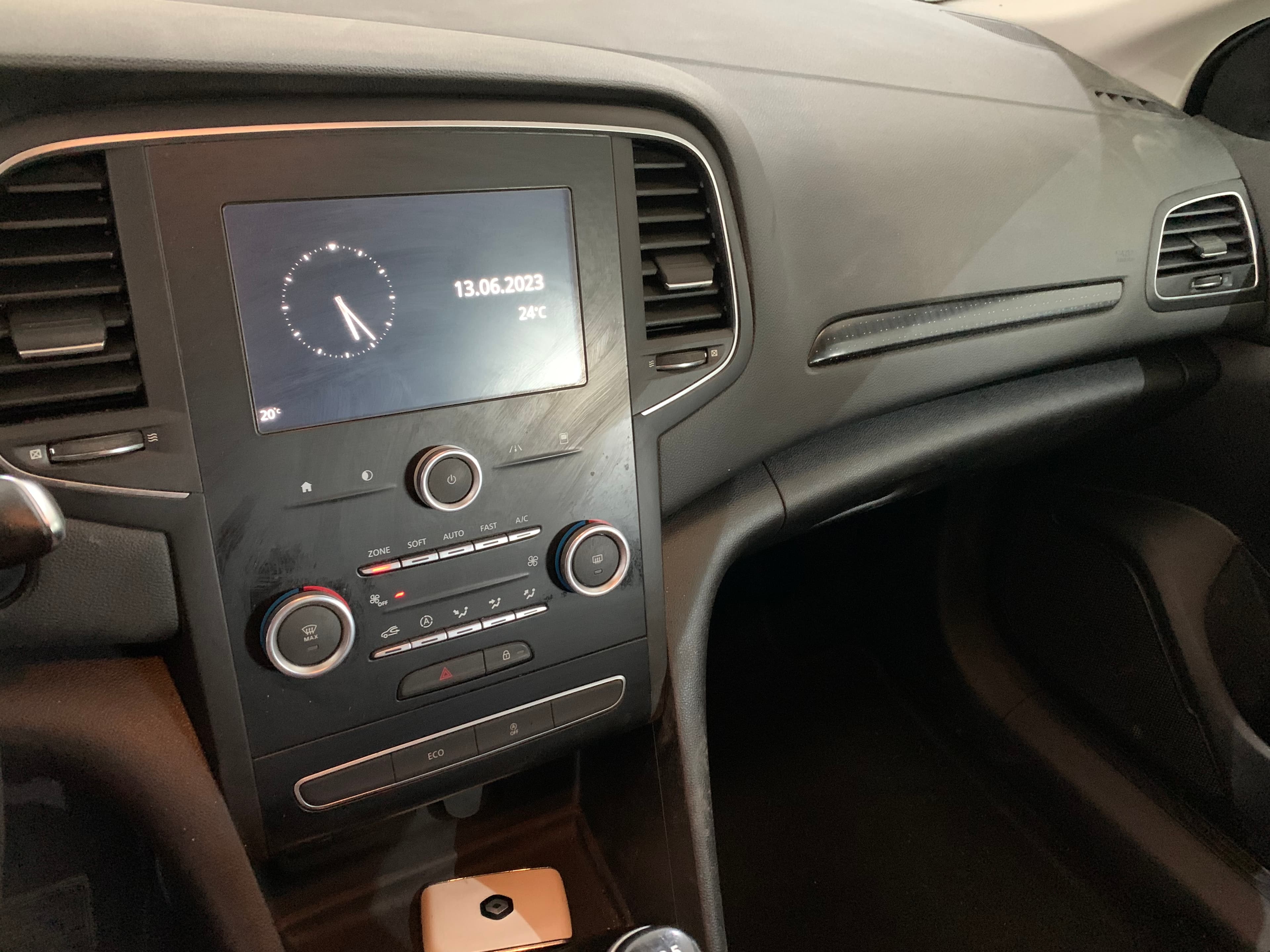 Renault Mégane 1.5 · Ano 2016 — imagem 35