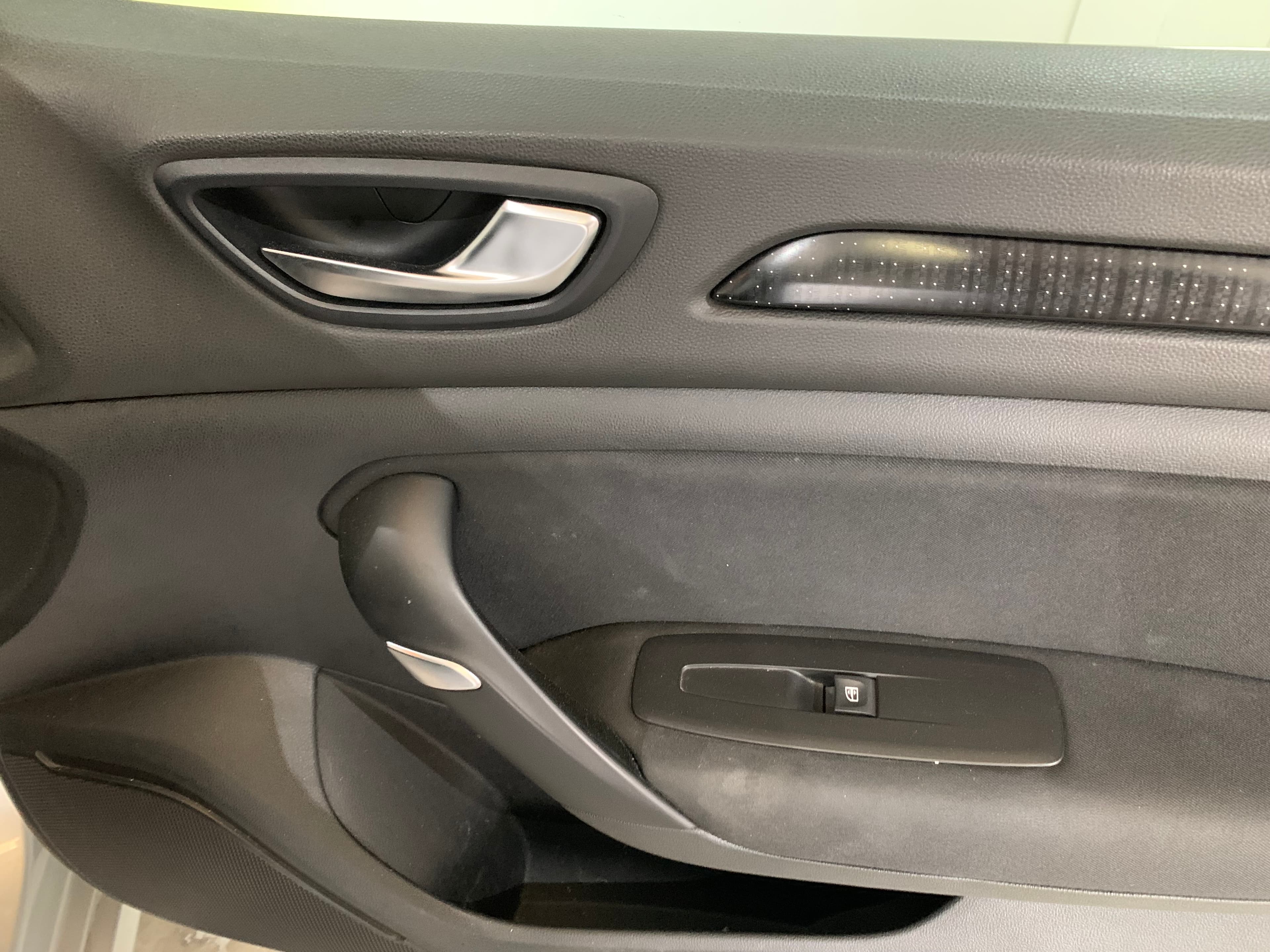Renault Mégane 1.5 · Ano 2016 — imagem 28