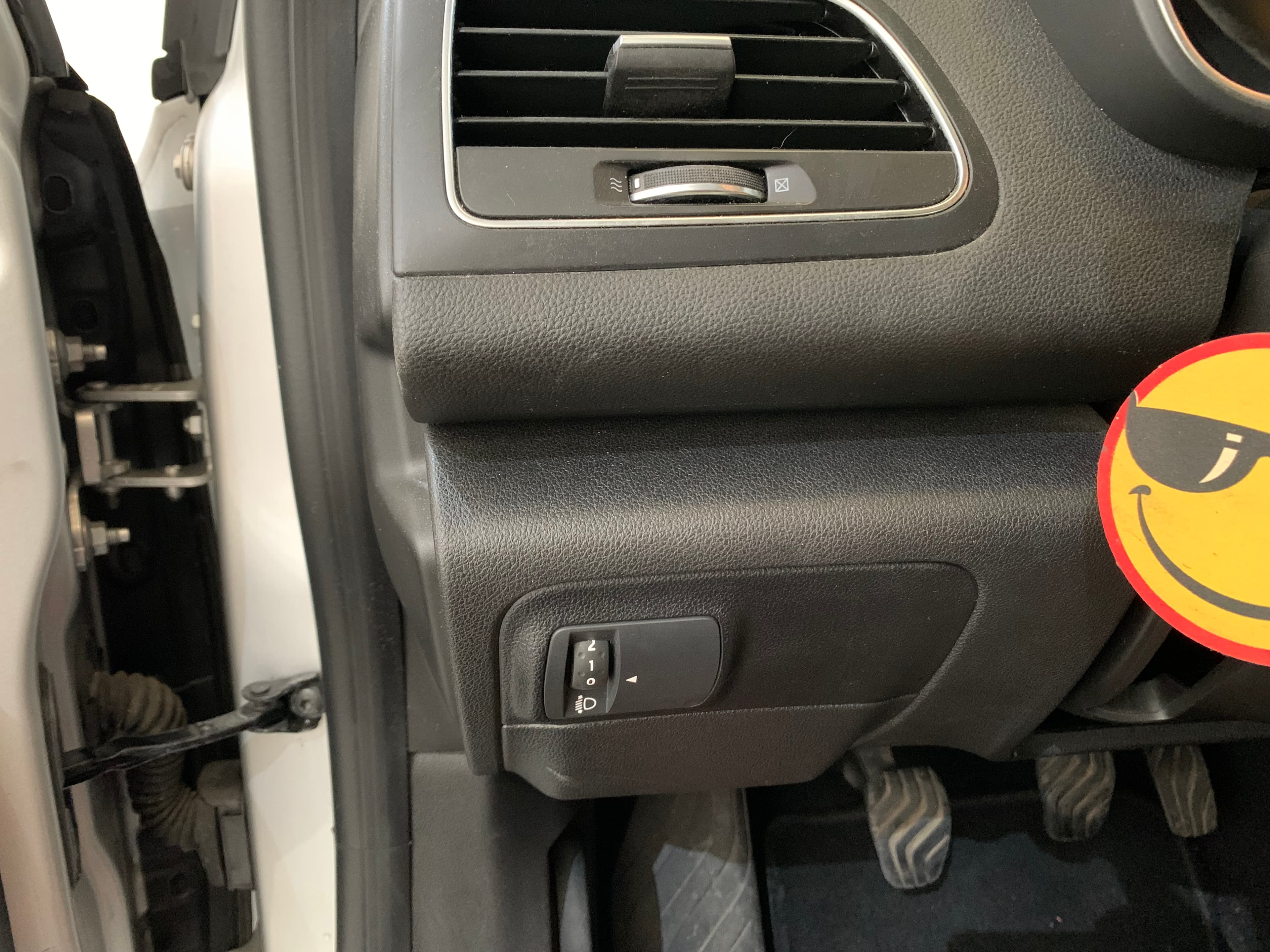 Renault Mégane 1.5 · Ano 2016 — imagem 43