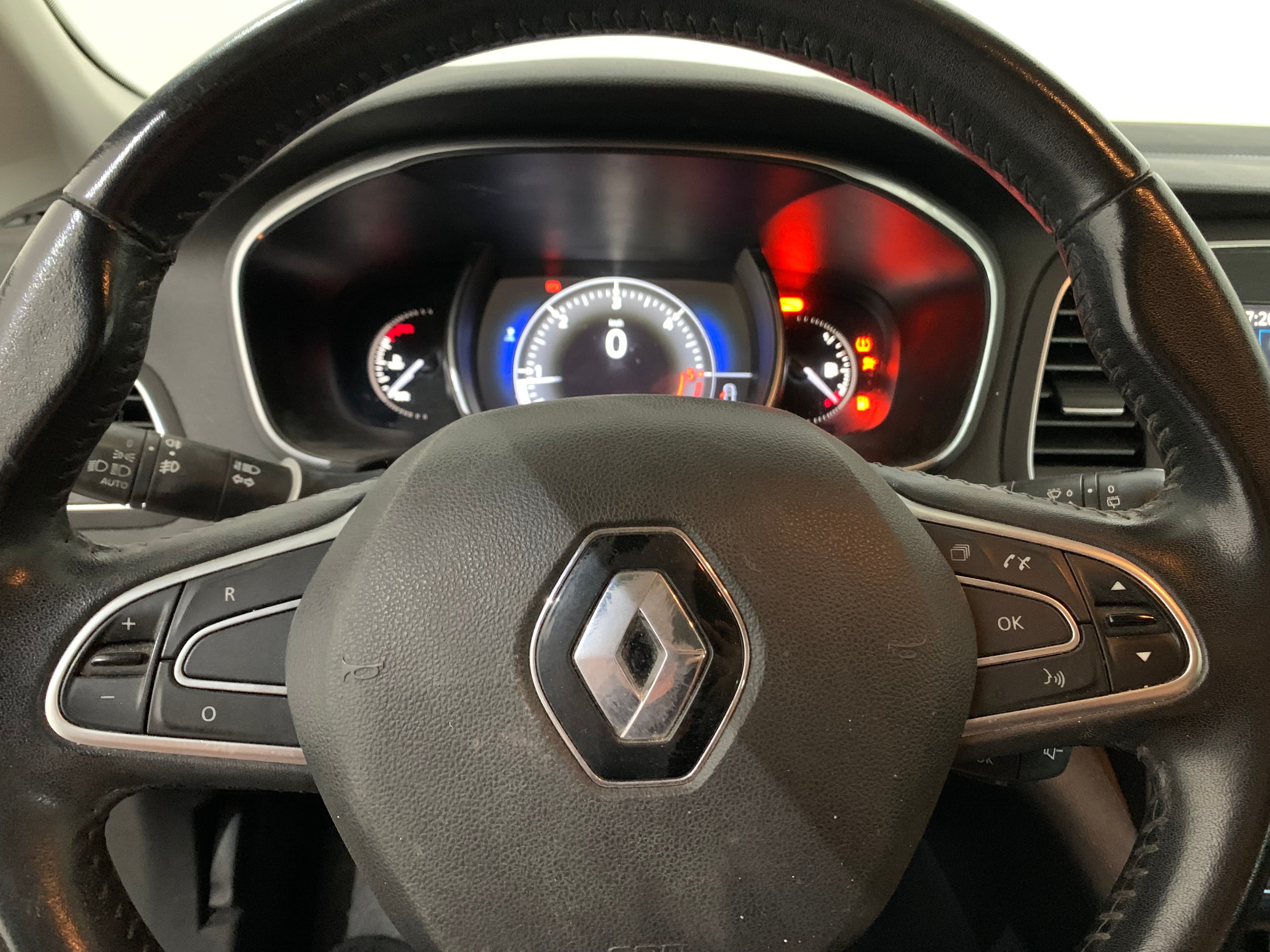 Renault Mégane 1.5 · Ano 2016 — imagem 39