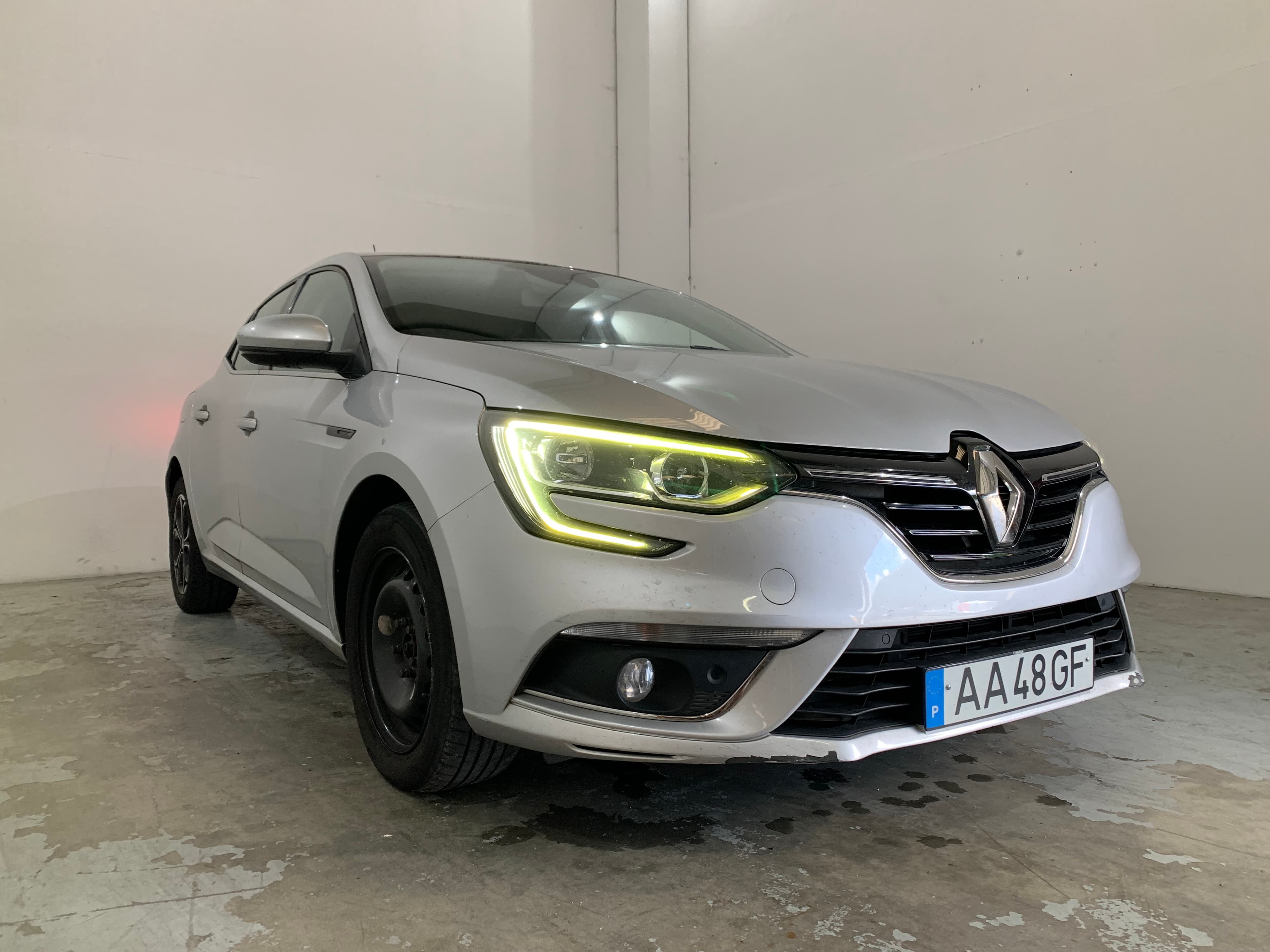 Renault Mégane 1.5 · Ano 2016 — imagem 8