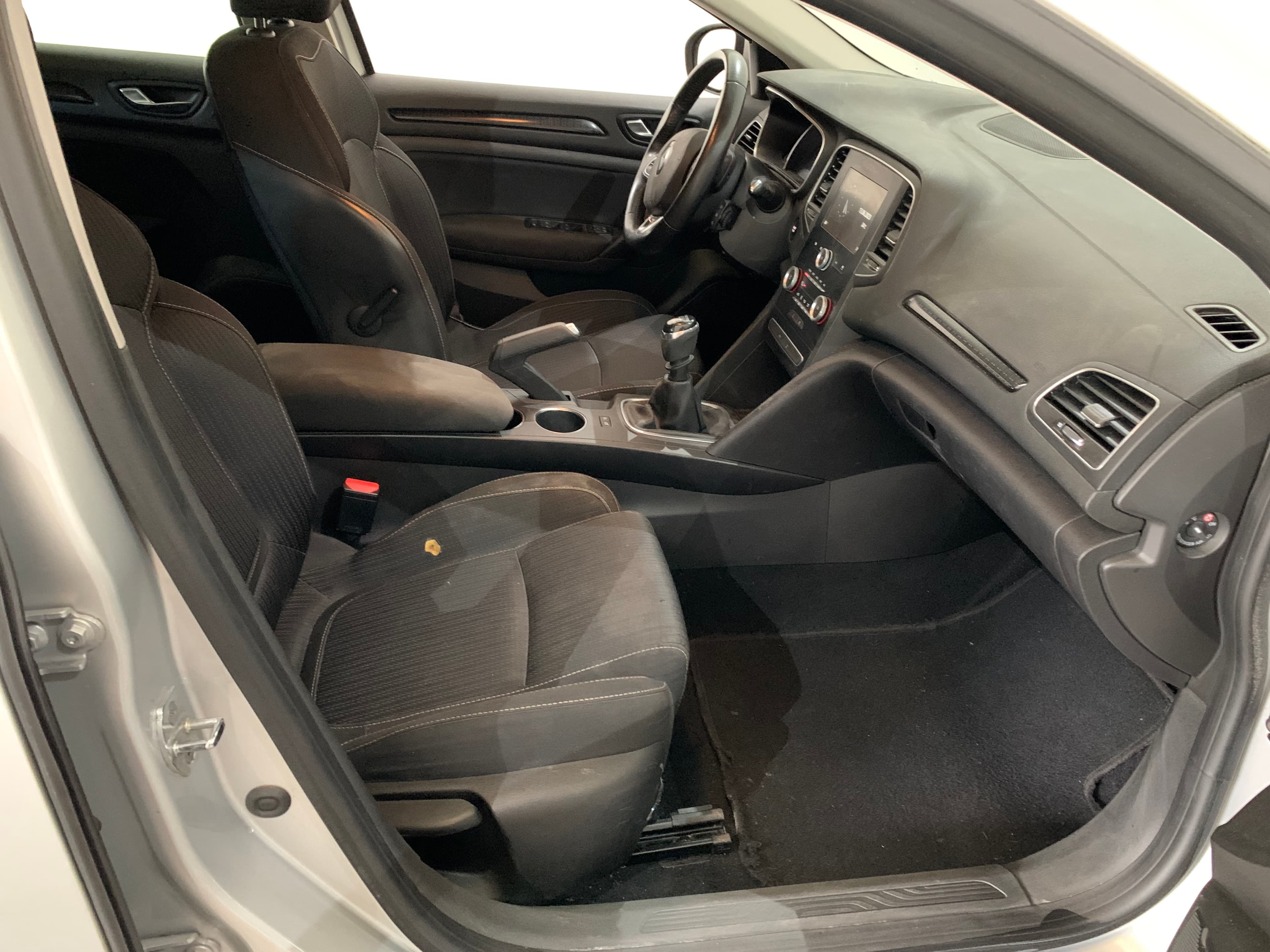 Renault Mégane 1.5 · Ano 2016 — imagem 29