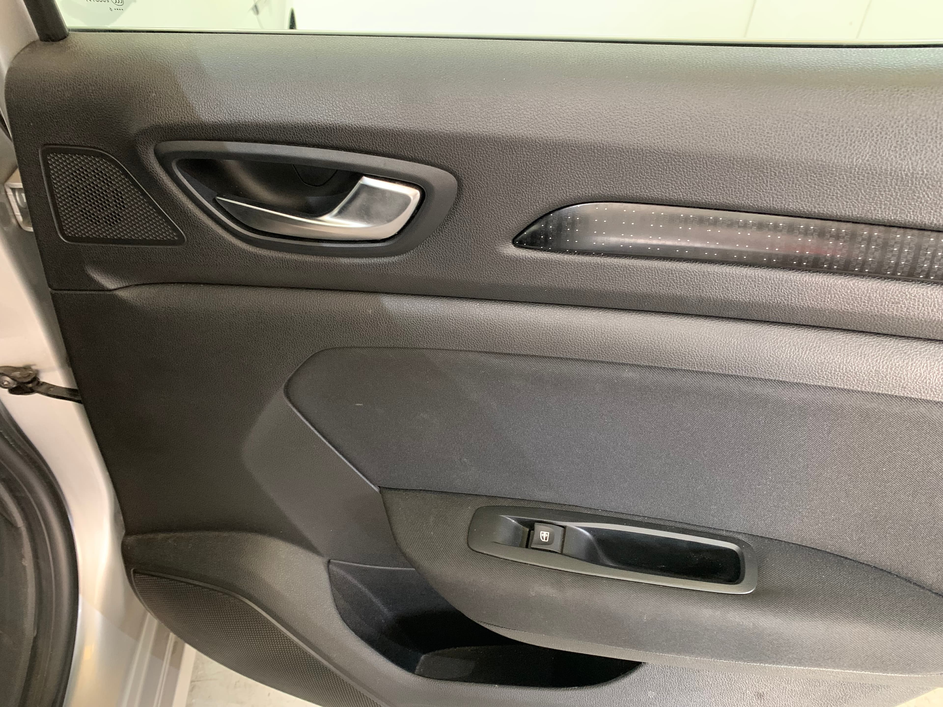 Renault Mégane 1.5 · Ano 2016 — imagem 25