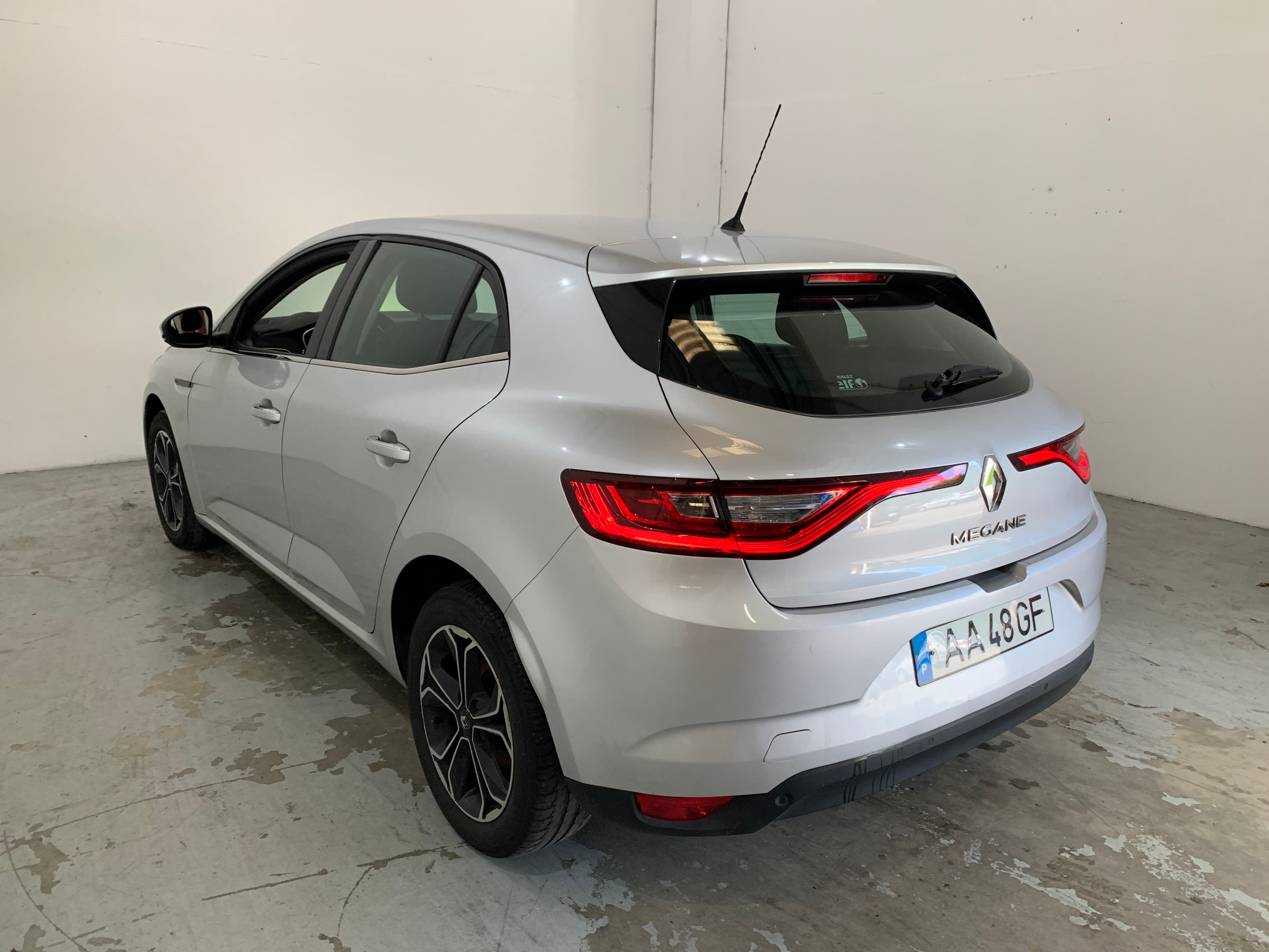 Renault Mégane 1.5 · Ano 2016 — imagem 12