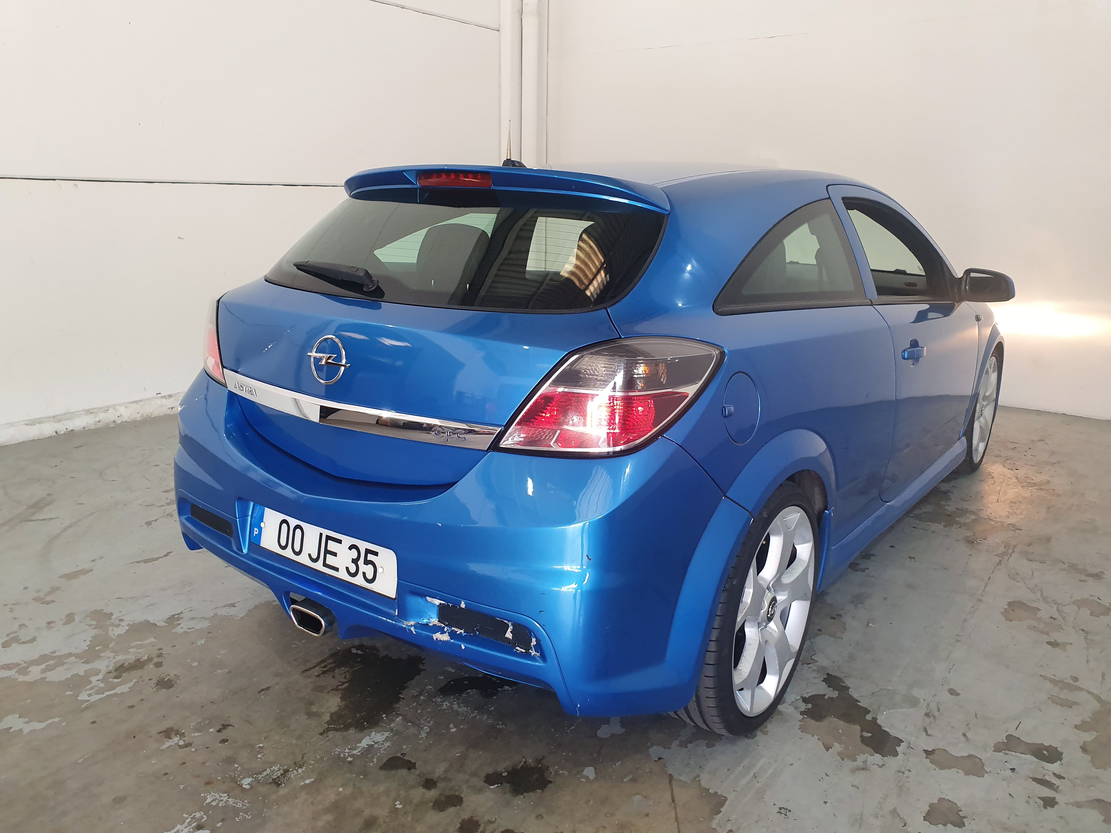 Opel Astra GTC · Ano 2010 — imagen 8