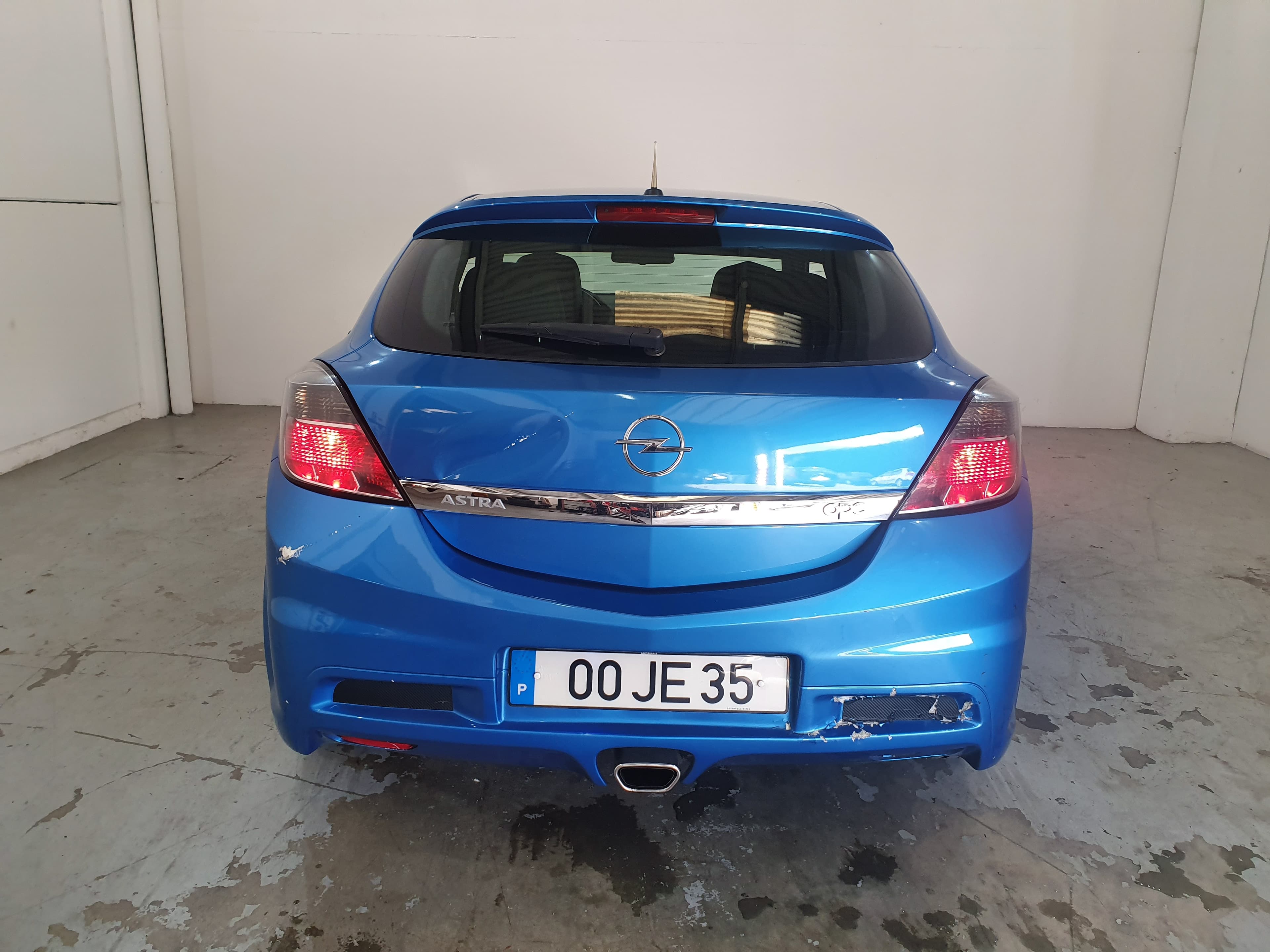 Opel Astra GTC · Ano 2010 — imagen 4
