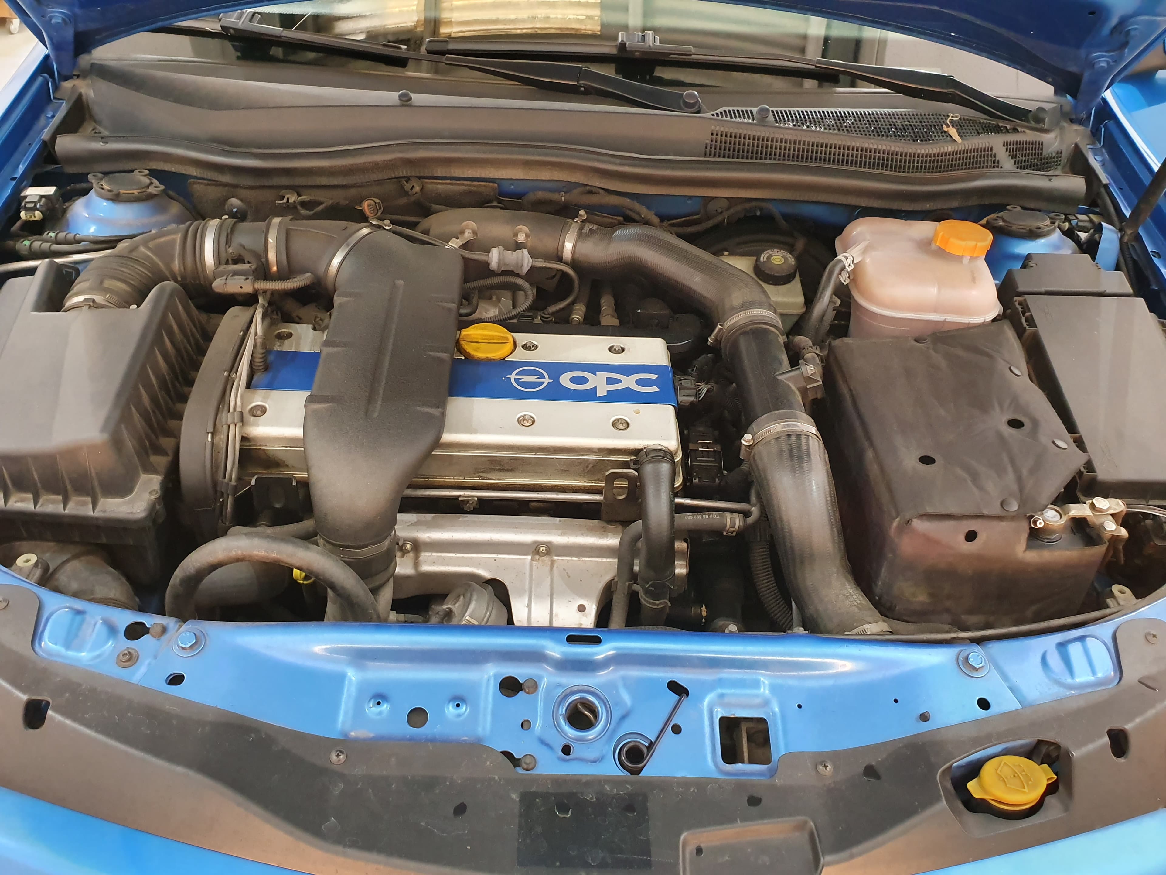 Opel Astra GTC · Ano 2010 — imagen 10