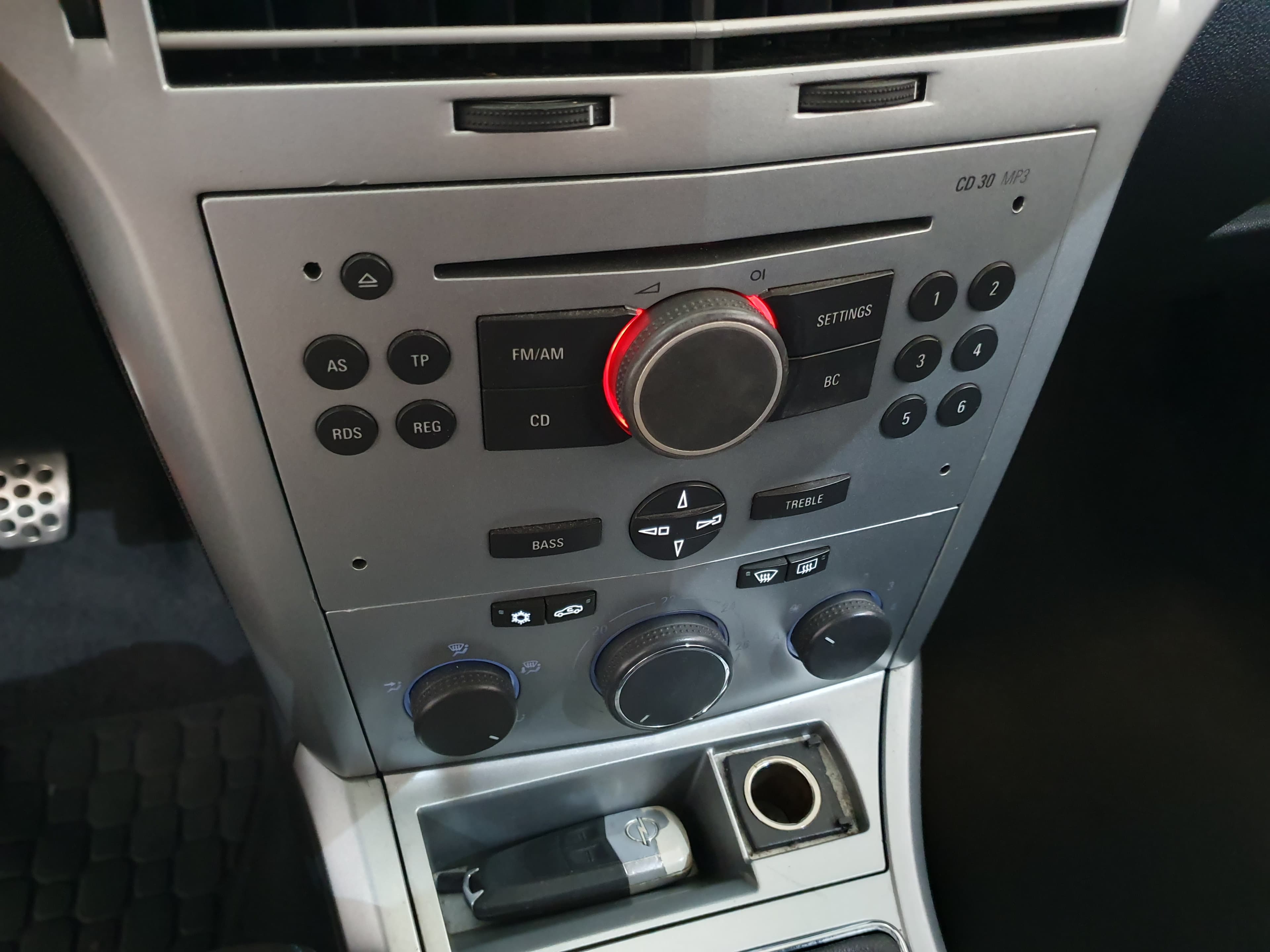 Opel Astra GTC · Ano 2010 — imagen 27