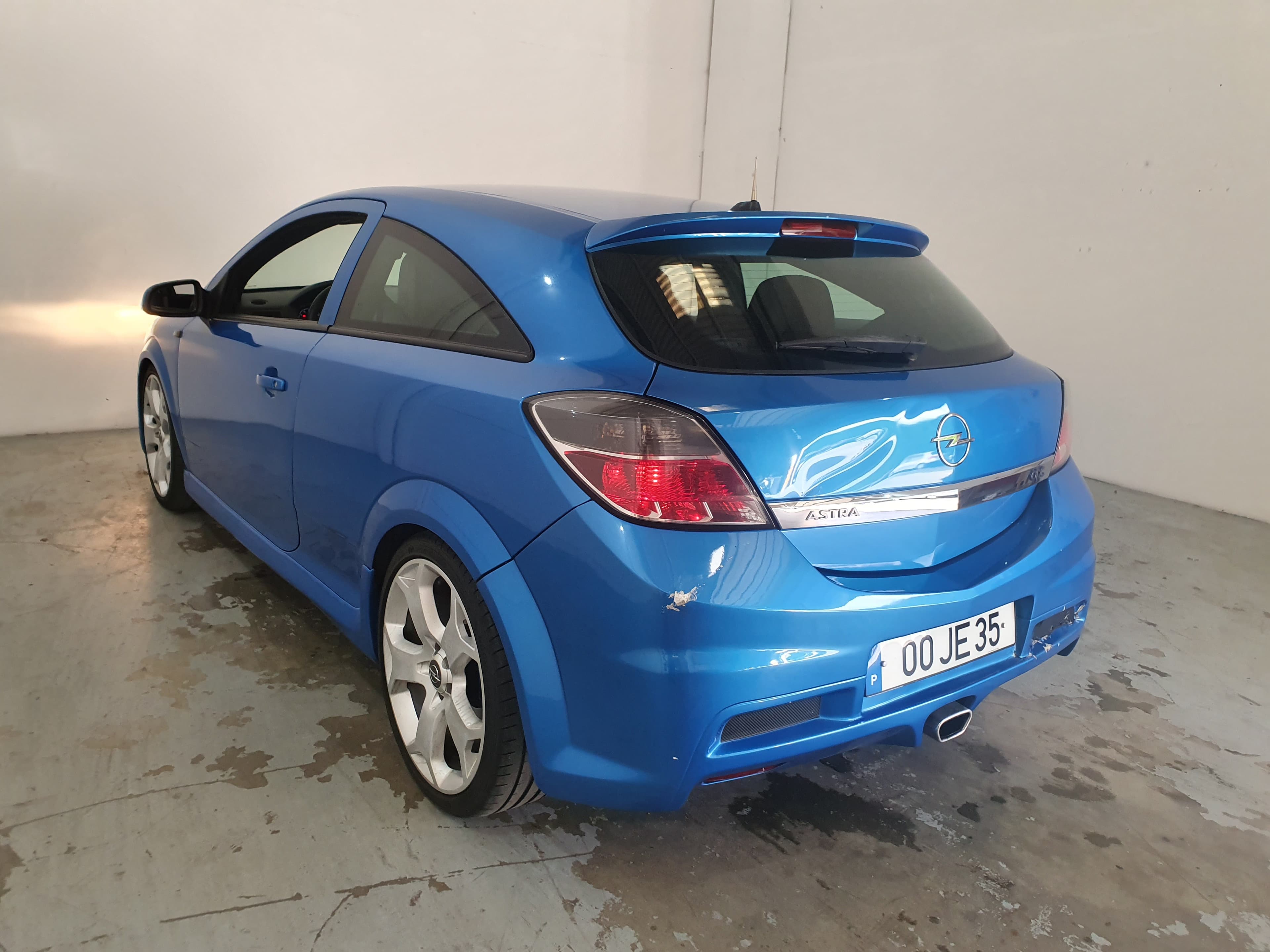 Opel Astra GTC · Ano 2010 — imagen 5