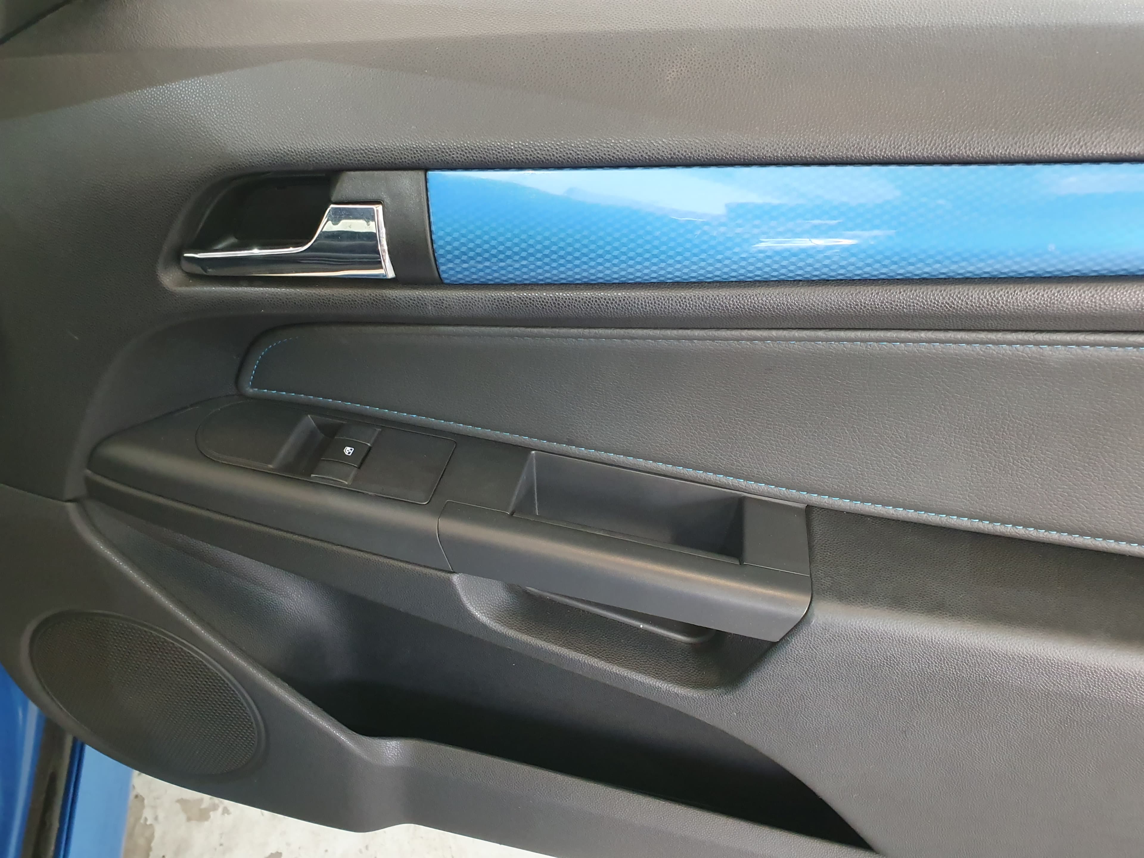Opel Astra GTC · Ano 2010 — imagen 16