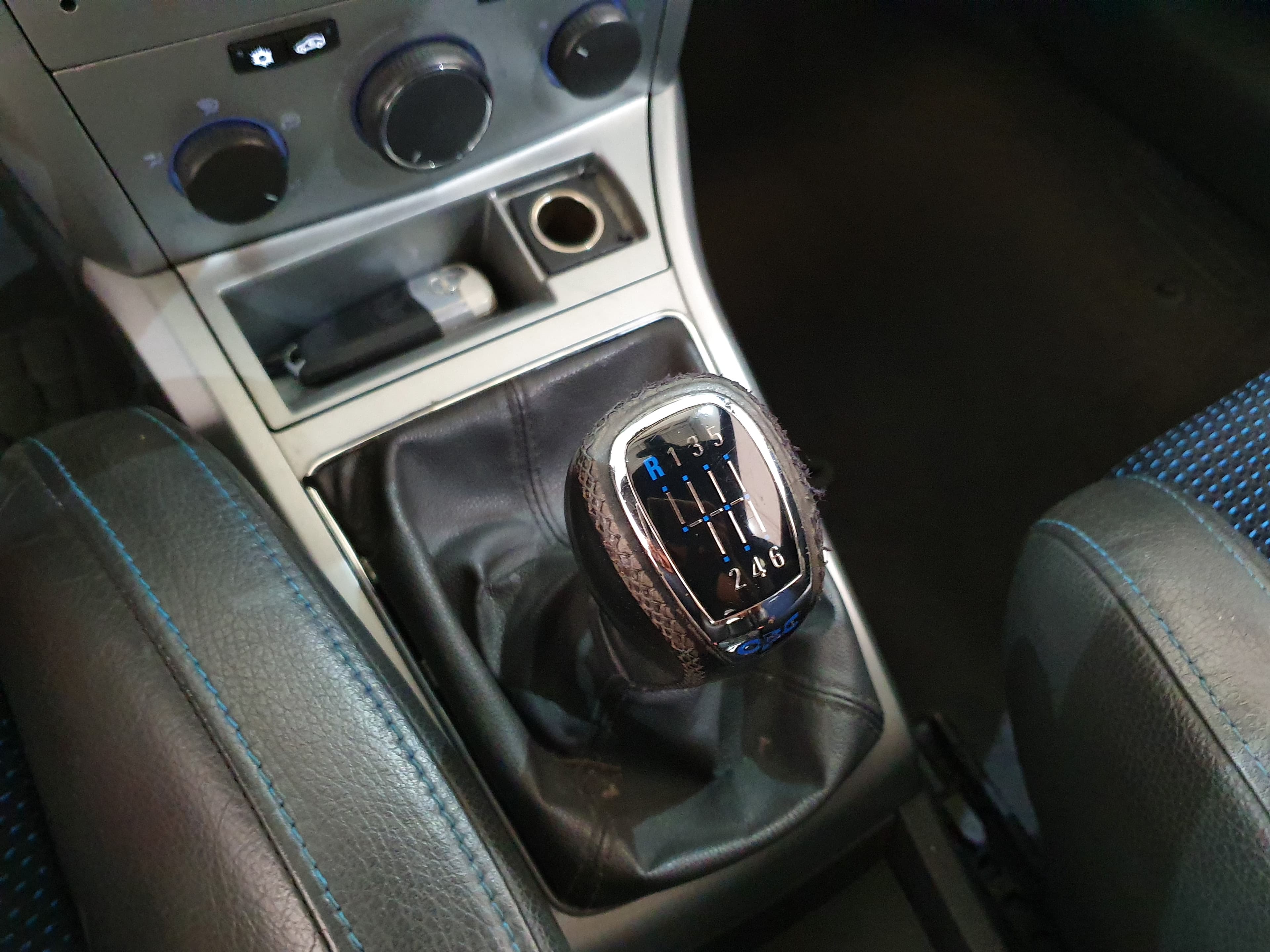 Opel Astra GTC · Ano 2010 — imagen 28