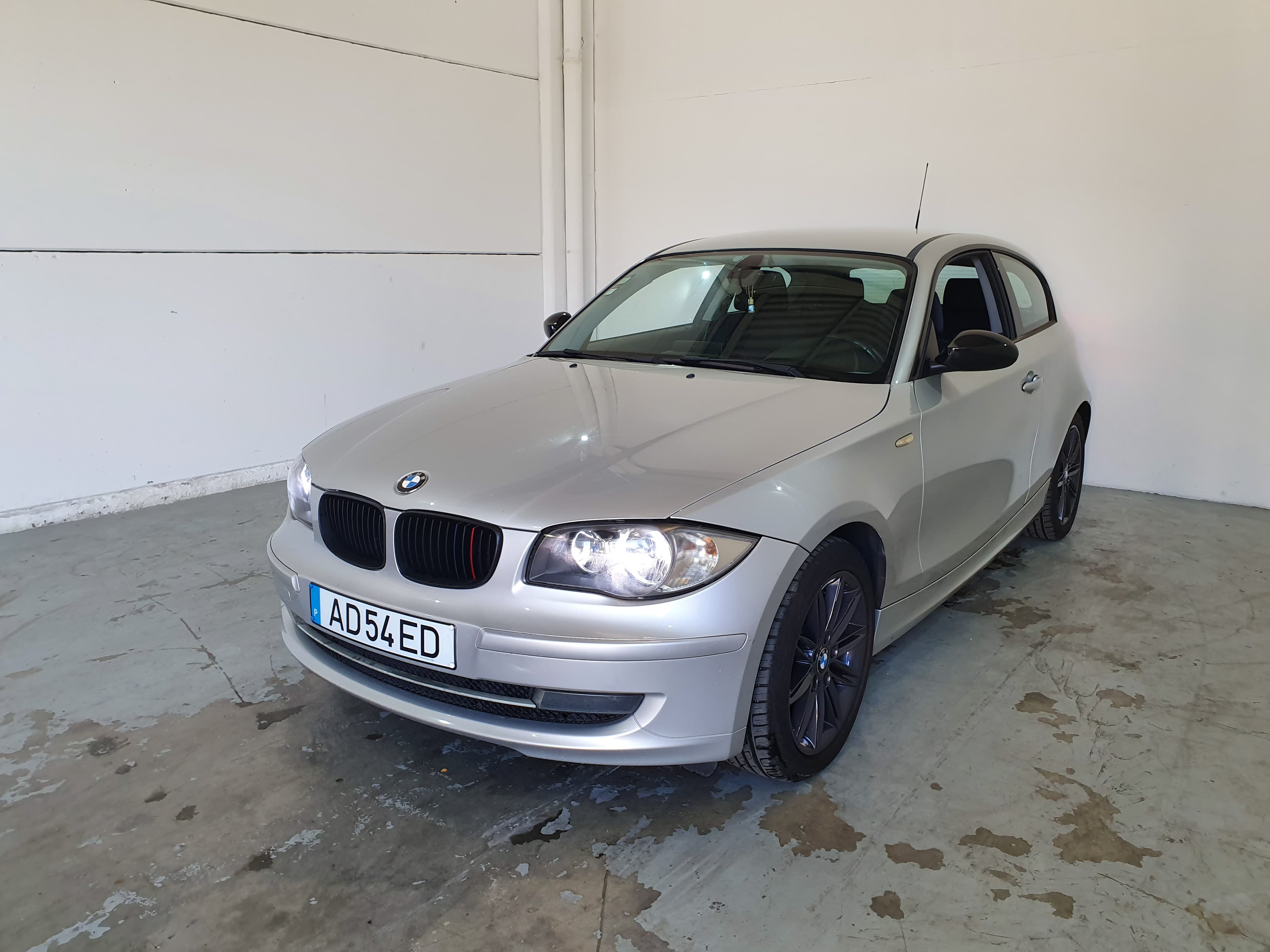 BMW 118D · Ano 2008 — imagem 1