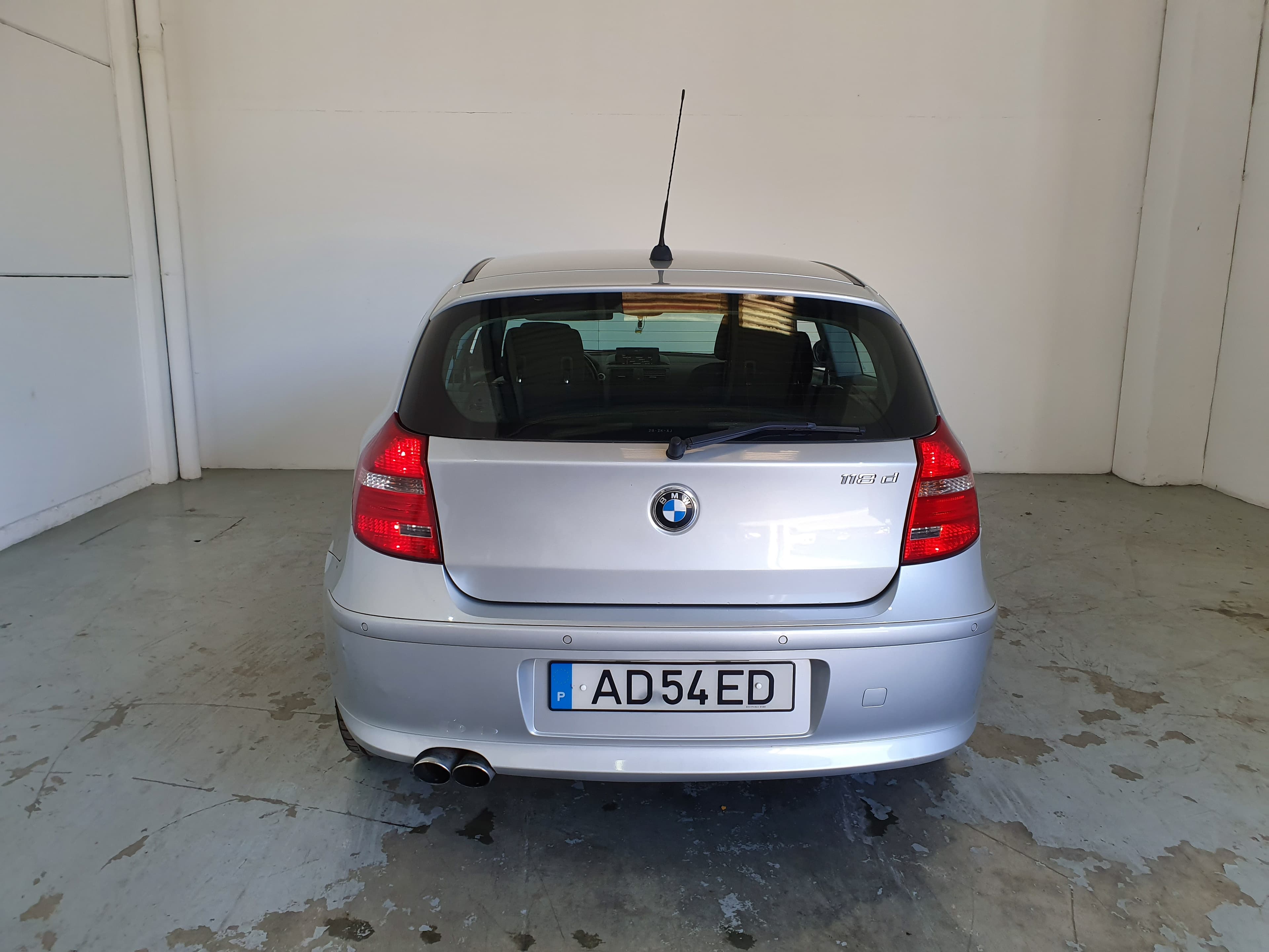 BMW 118D · Ano 2008 — imagem 4