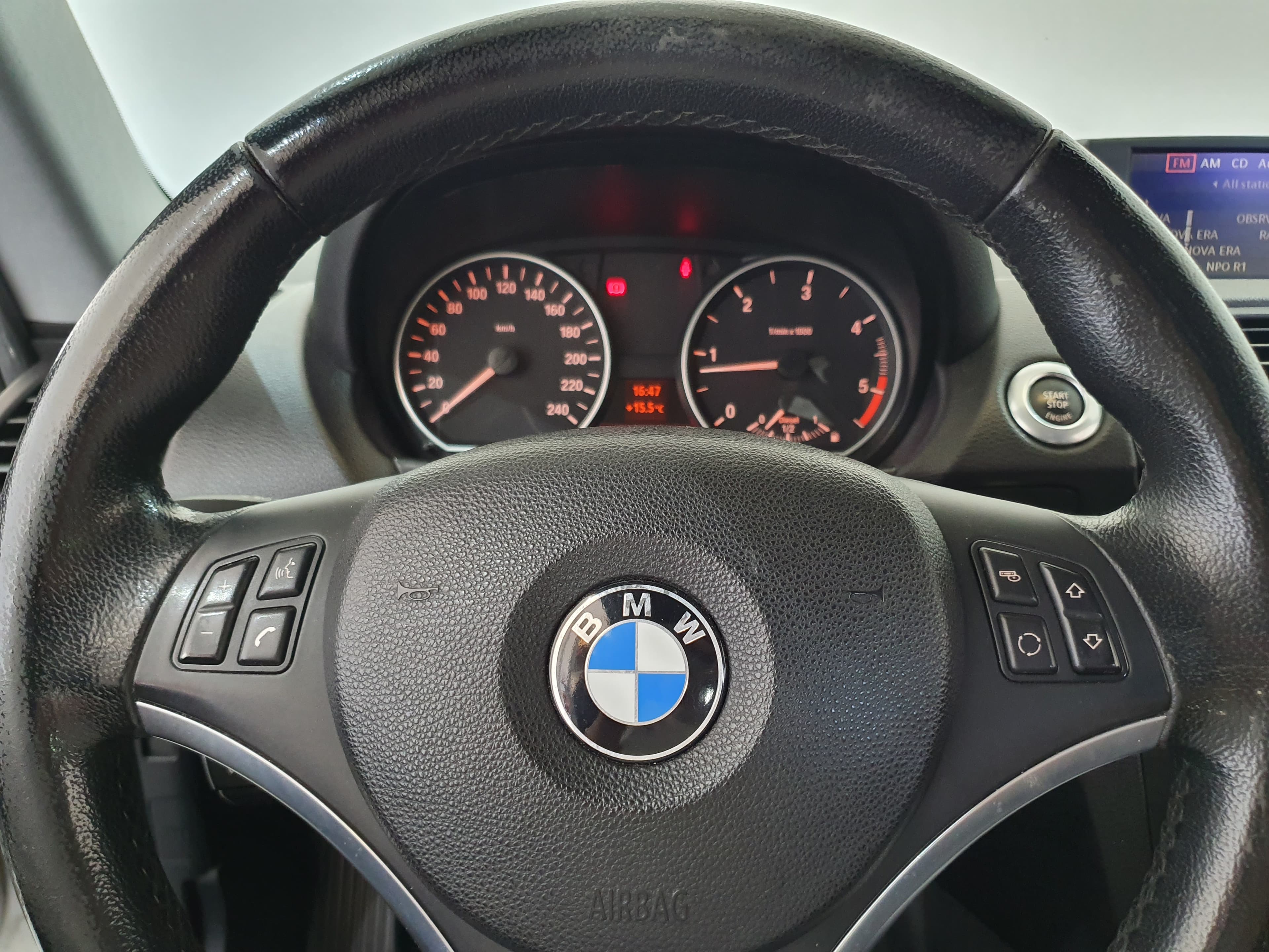 BMW 118D · Ano 2008 — imagem 31