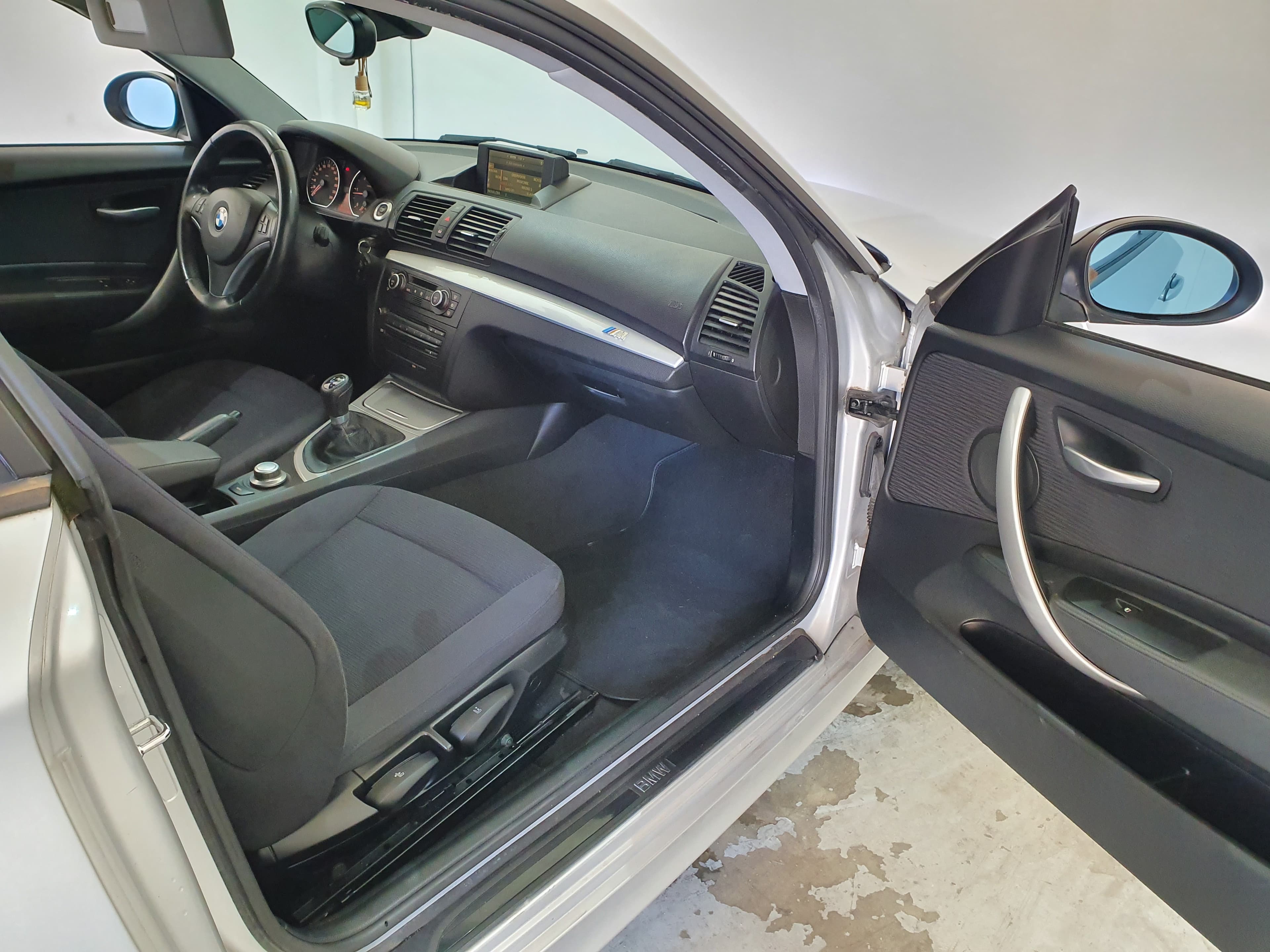 BMW 118D · Ano 2008 — imagem 18