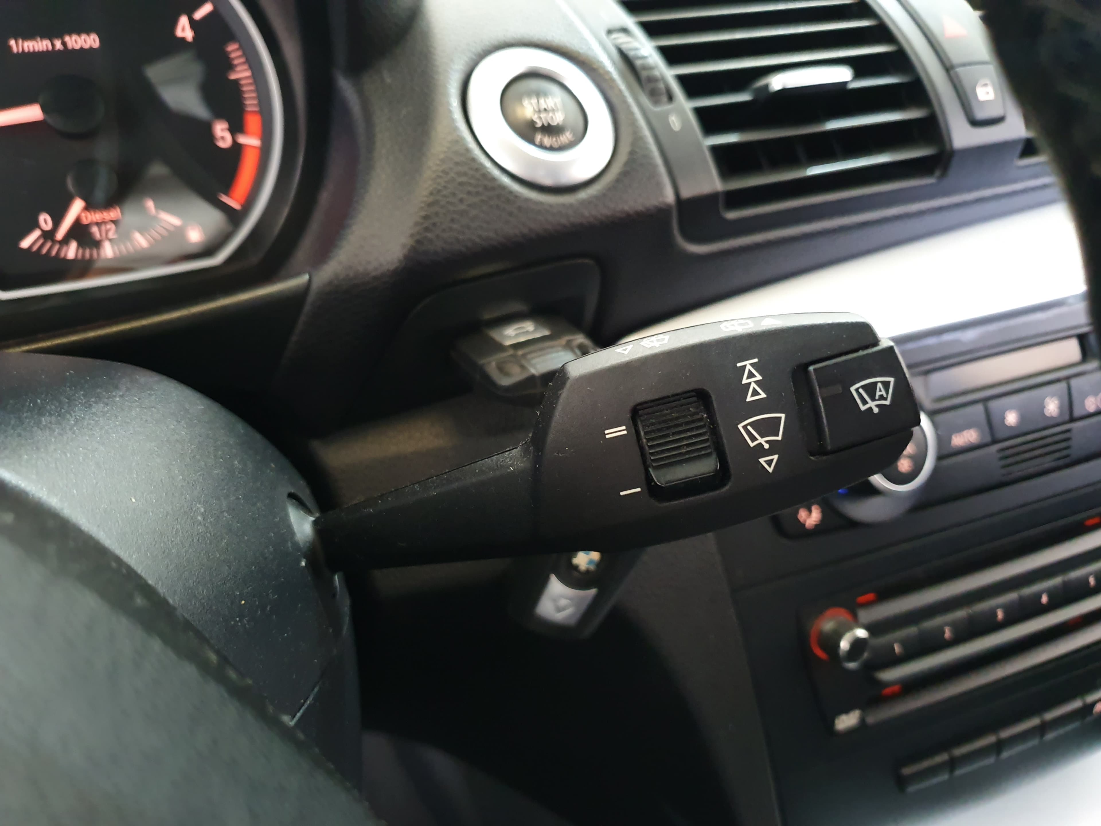 BMW 118D · Ano 2008 — imagem 33
