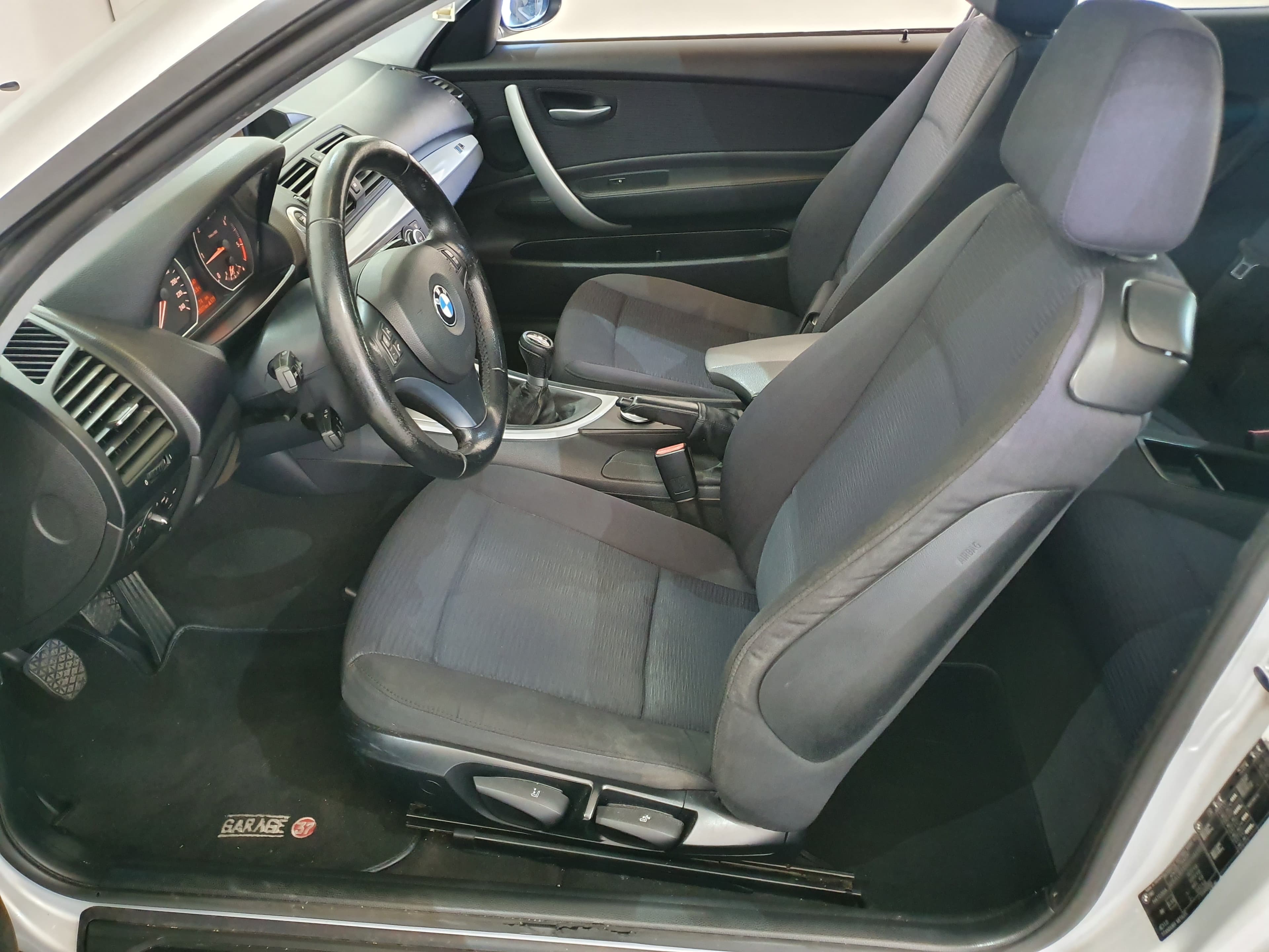 BMW 118D · Ano 2008 — imagem 24