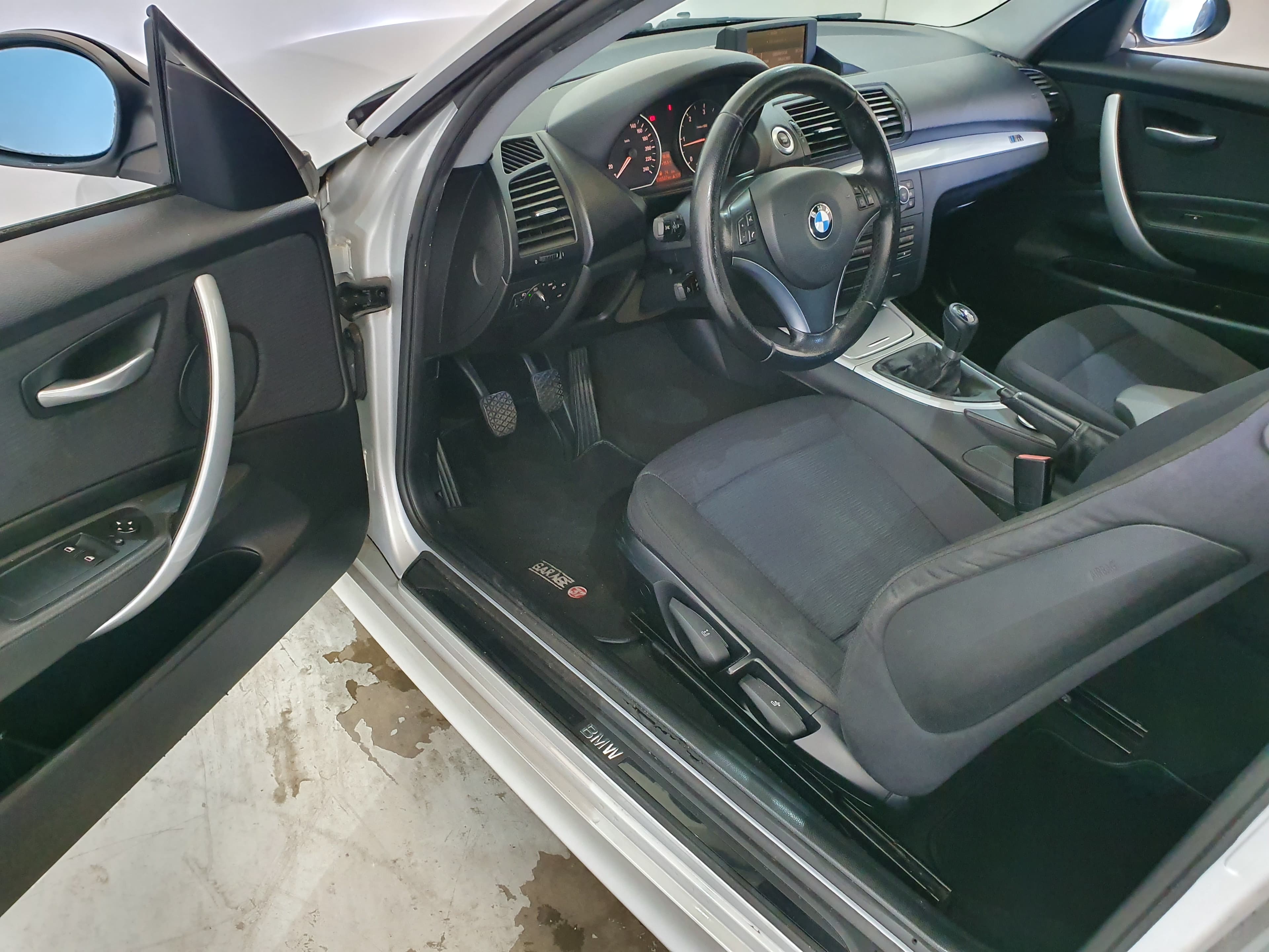 BMW 118D · Ano 2008 — imagem 25