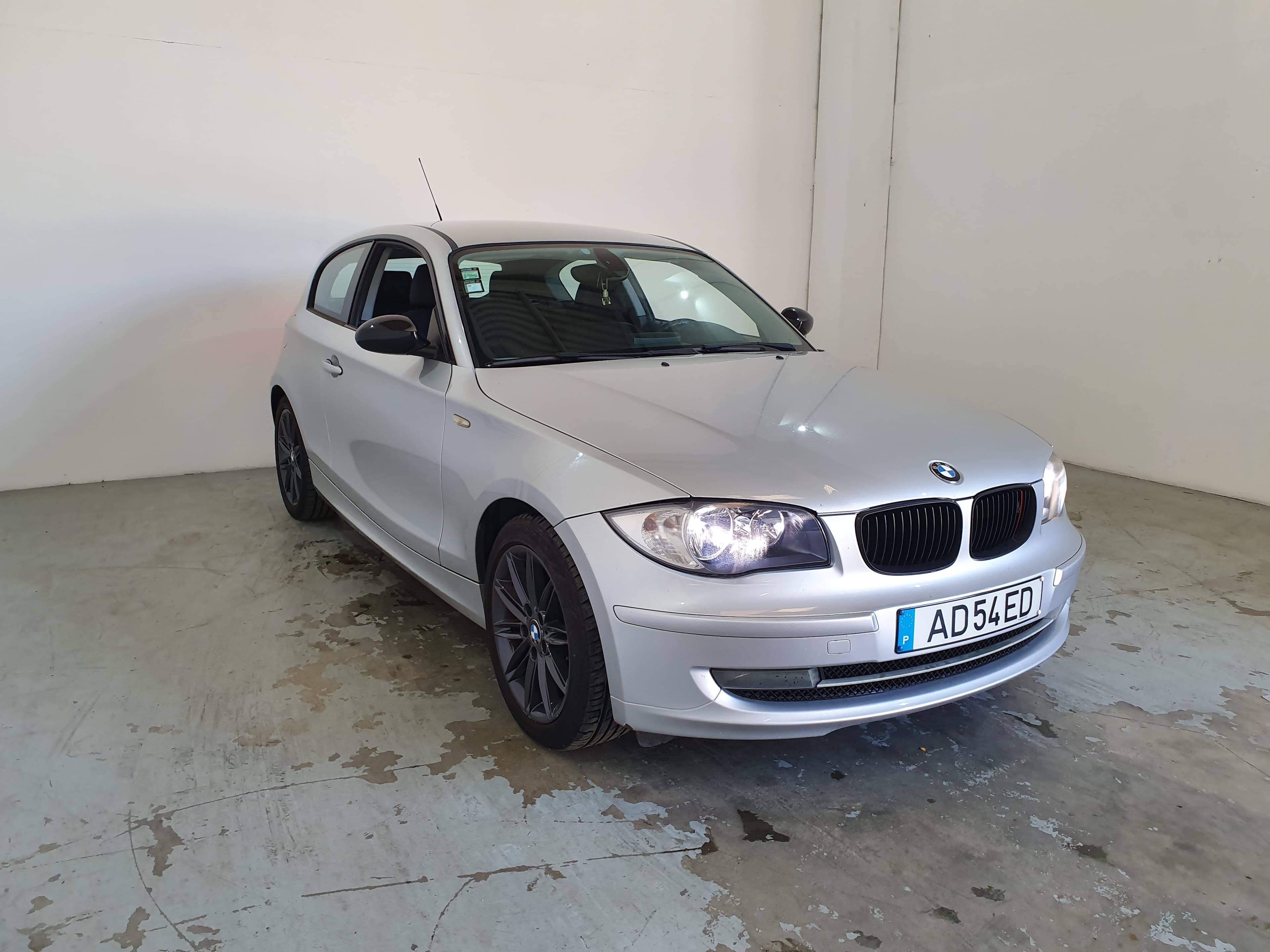 BMW 118D · Ano 2008 — imagem 3