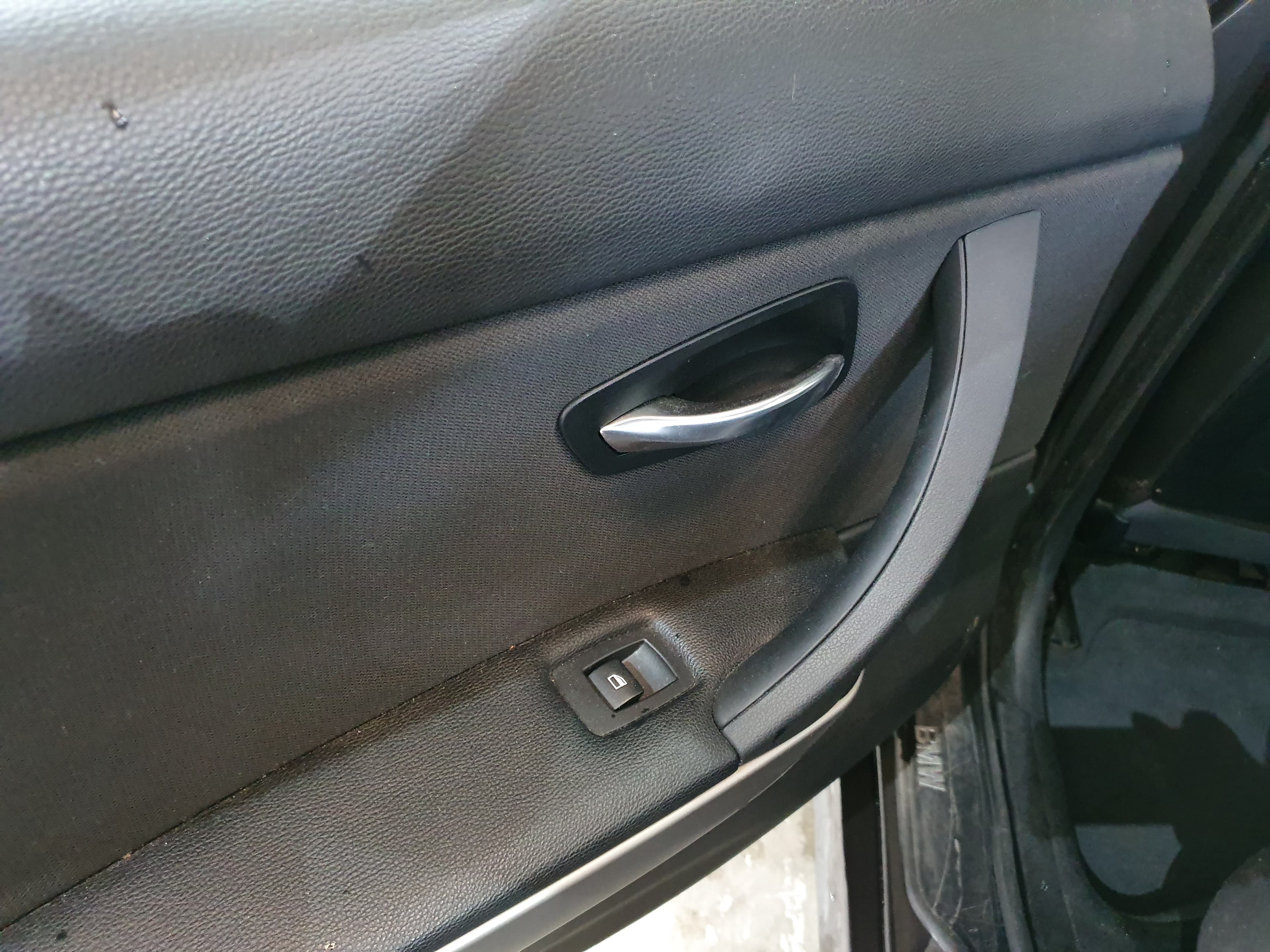 BMW 318D · Ano 2008 — imagem 28