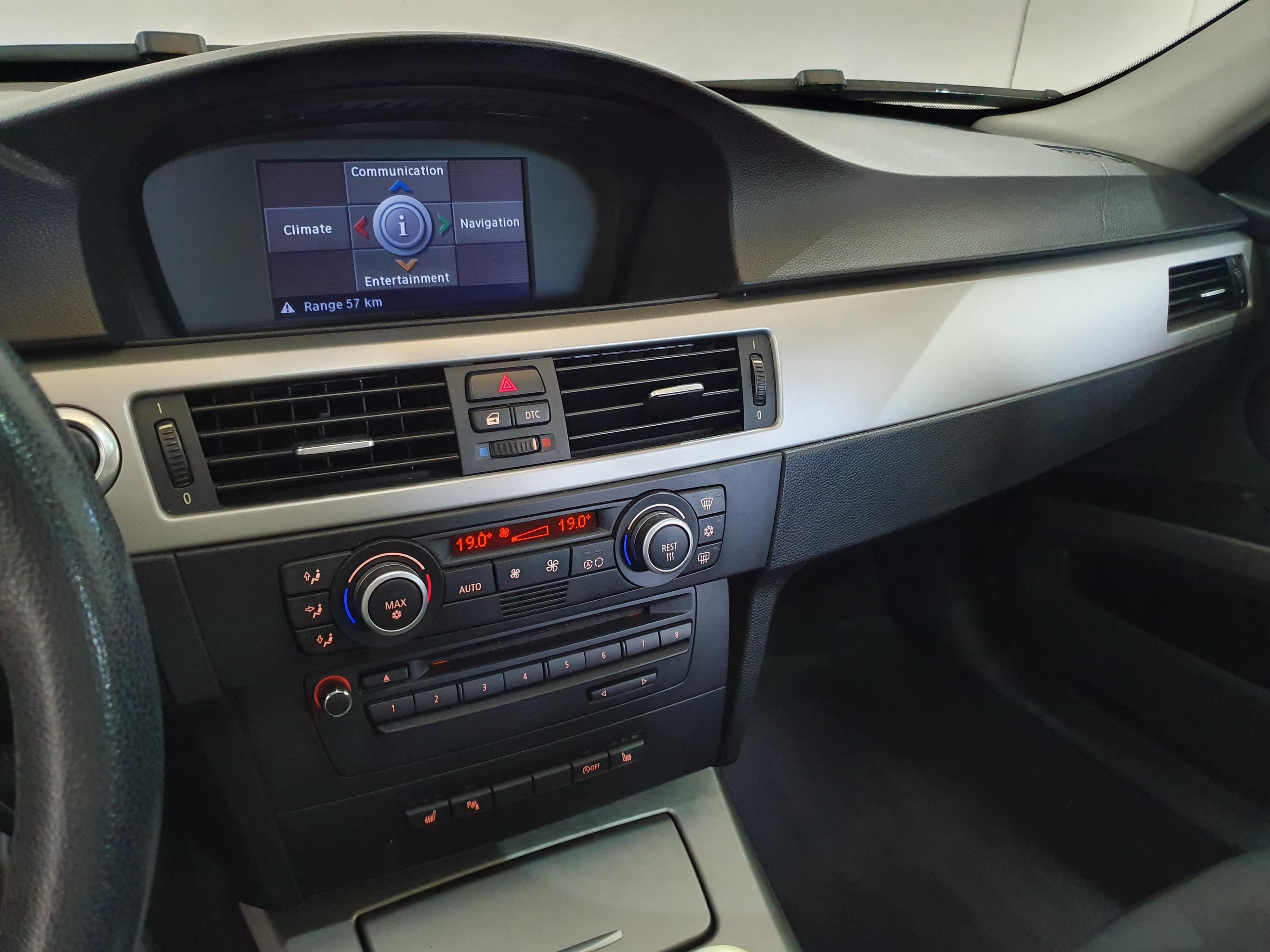 BMW 318D · Ano 2008 — imagem 36