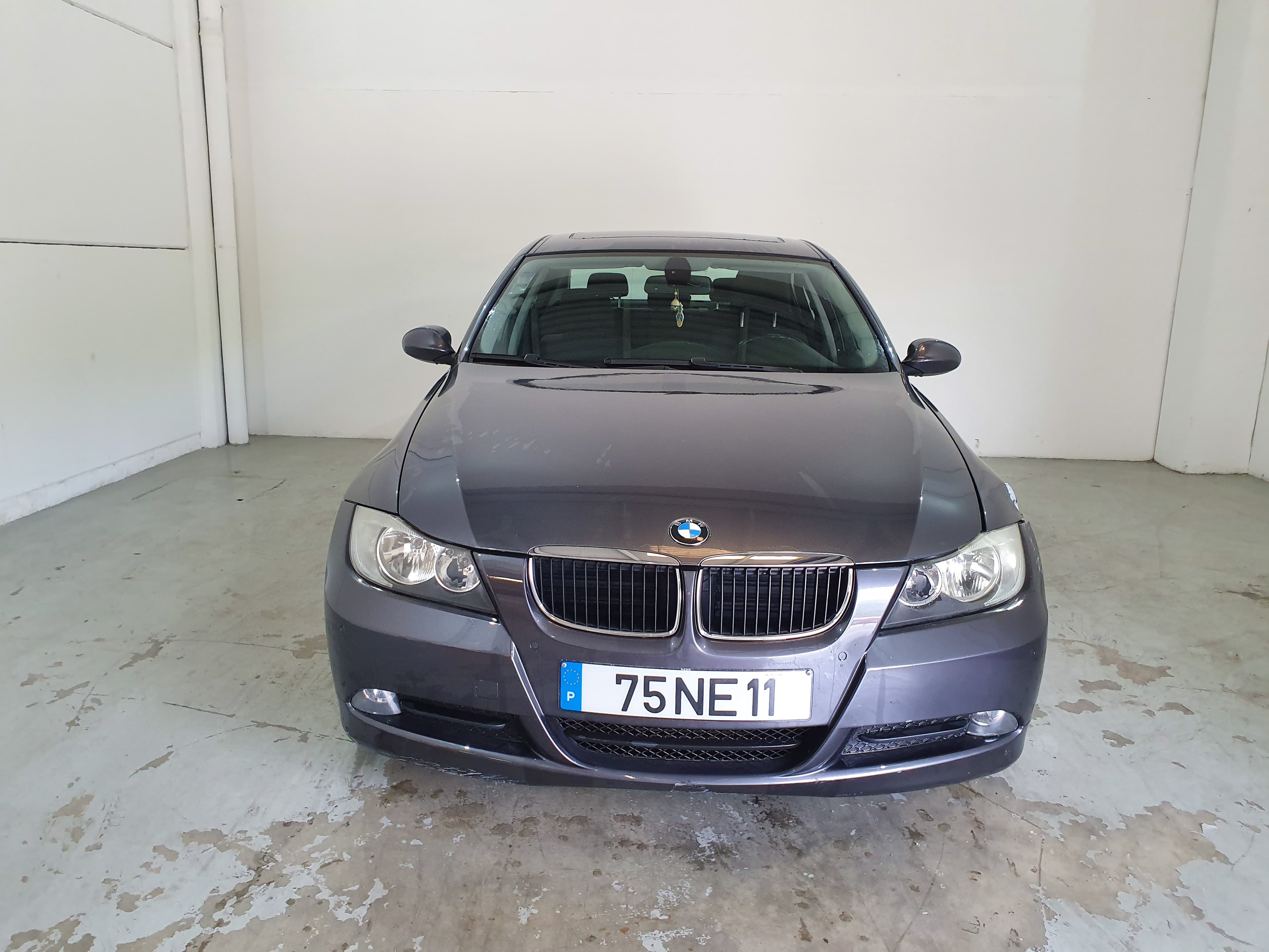 BMW 318D · Ano 2008 — imagem 2