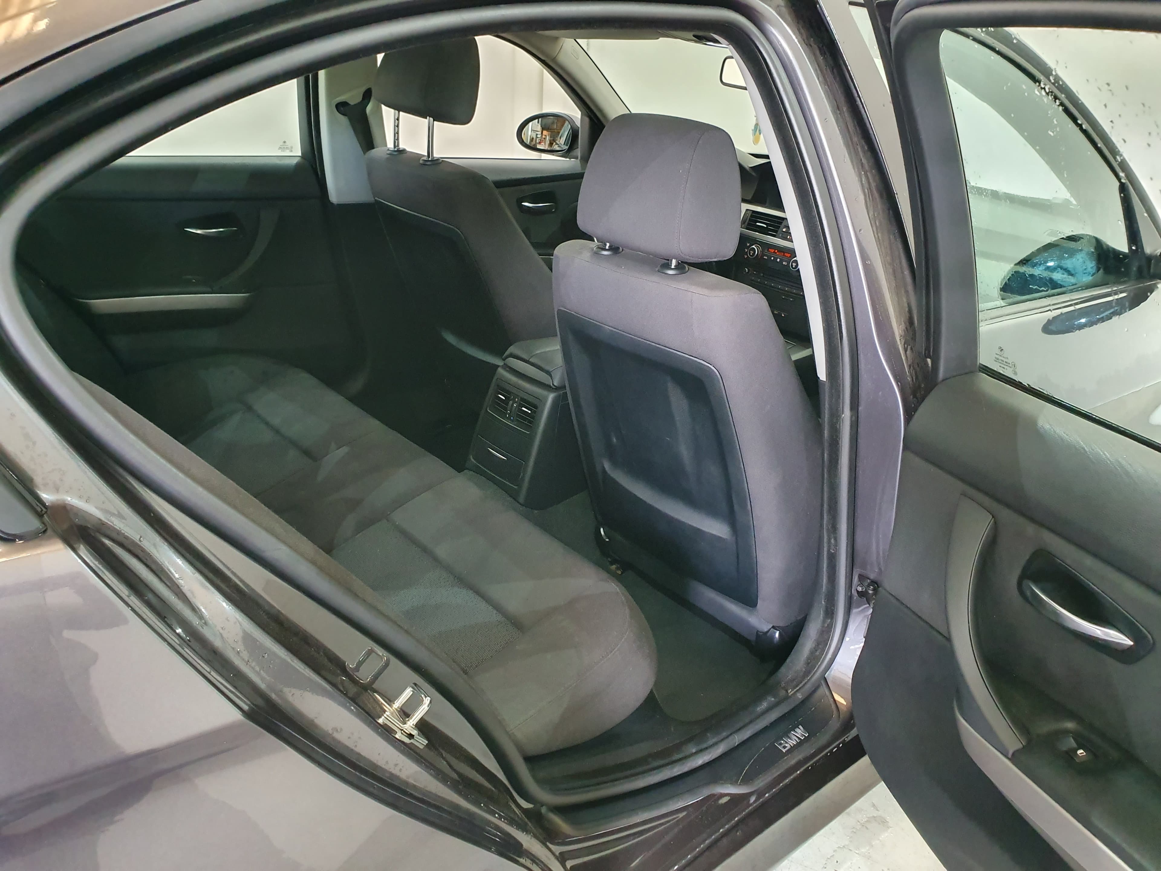 BMW 318D · Ano 2008 — imagem 22