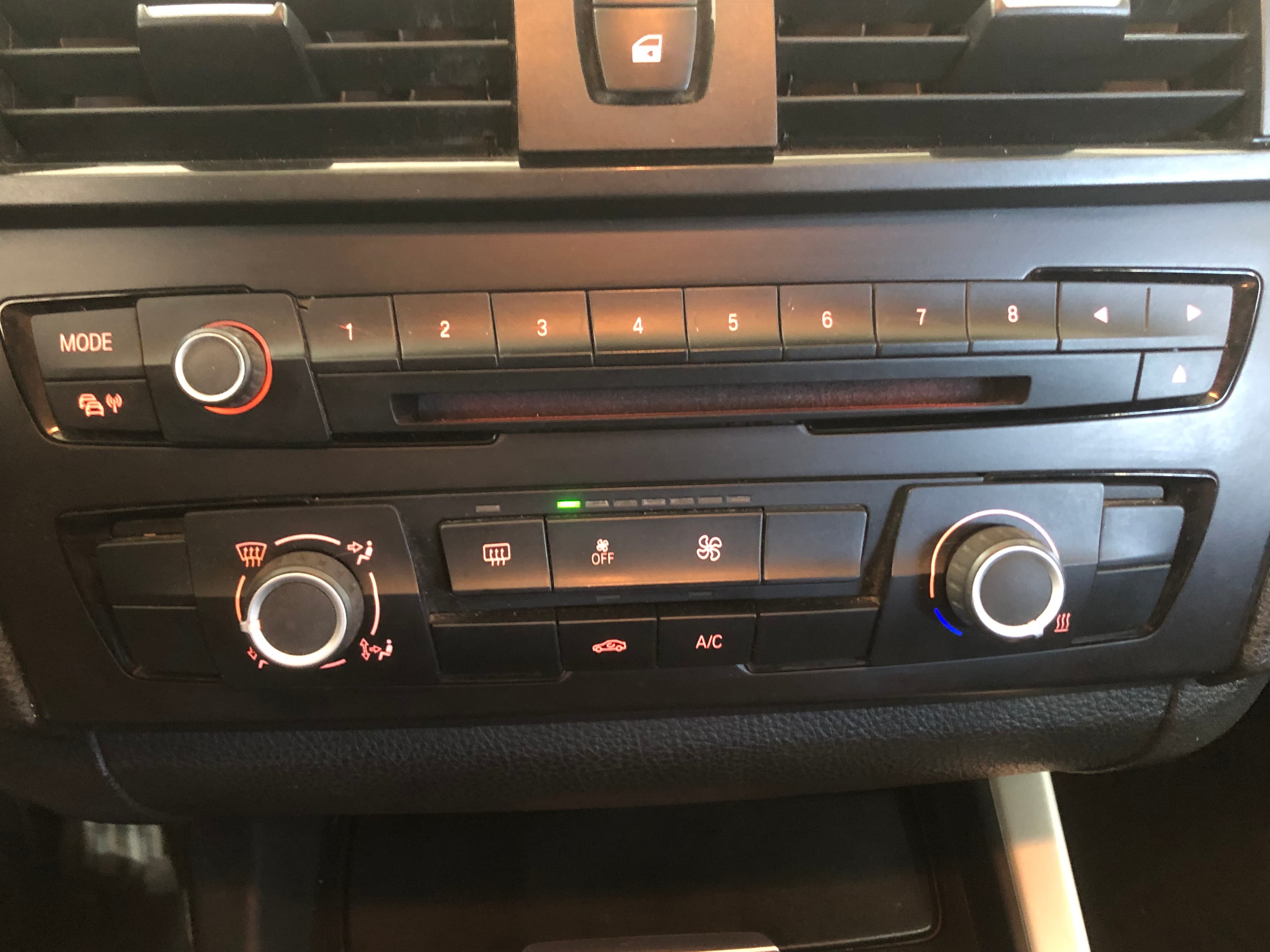 BMW 116D · Ano 2012 — imagen 40