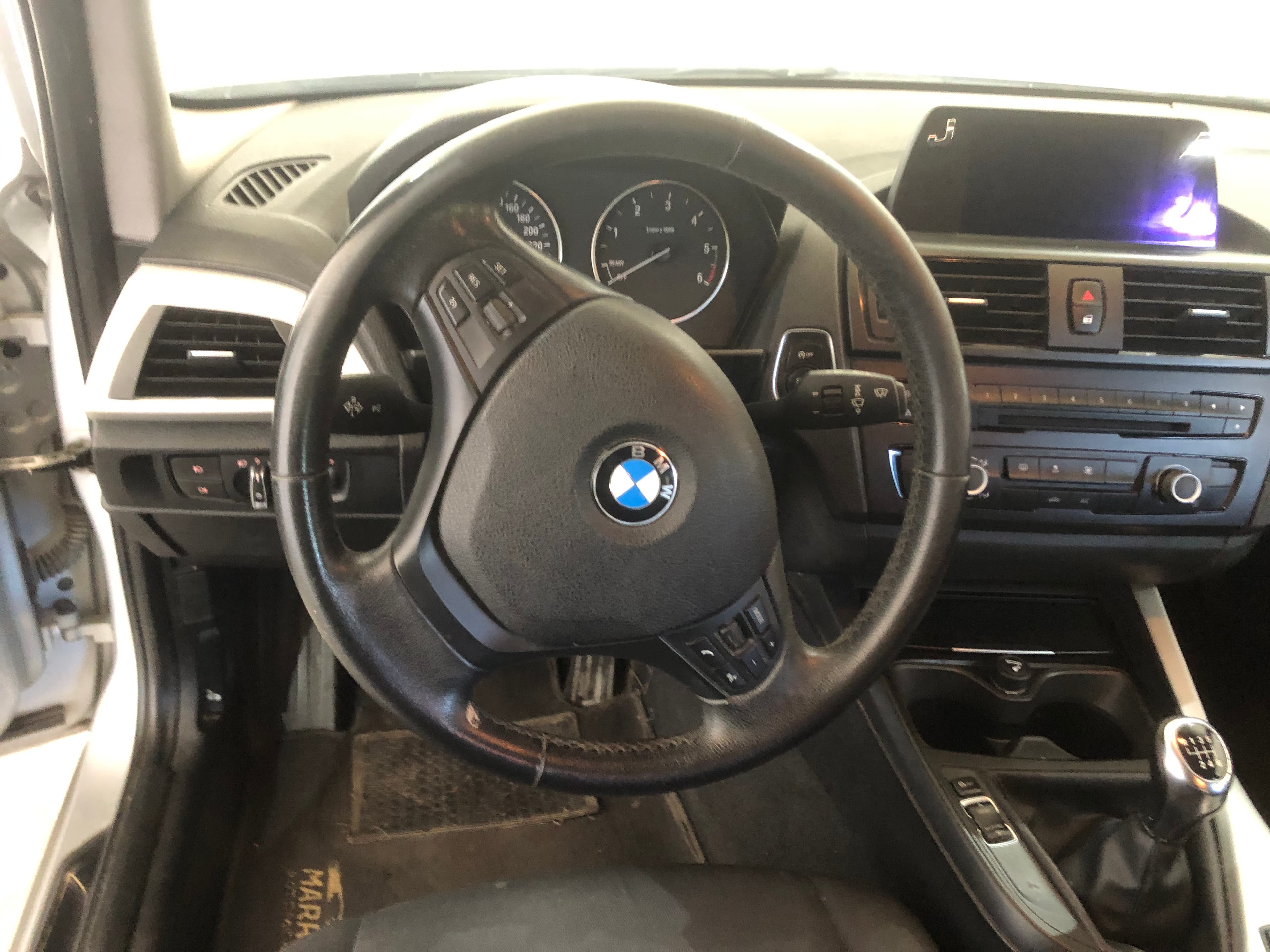 BMW 116D · Ano 2012 — imagen 23