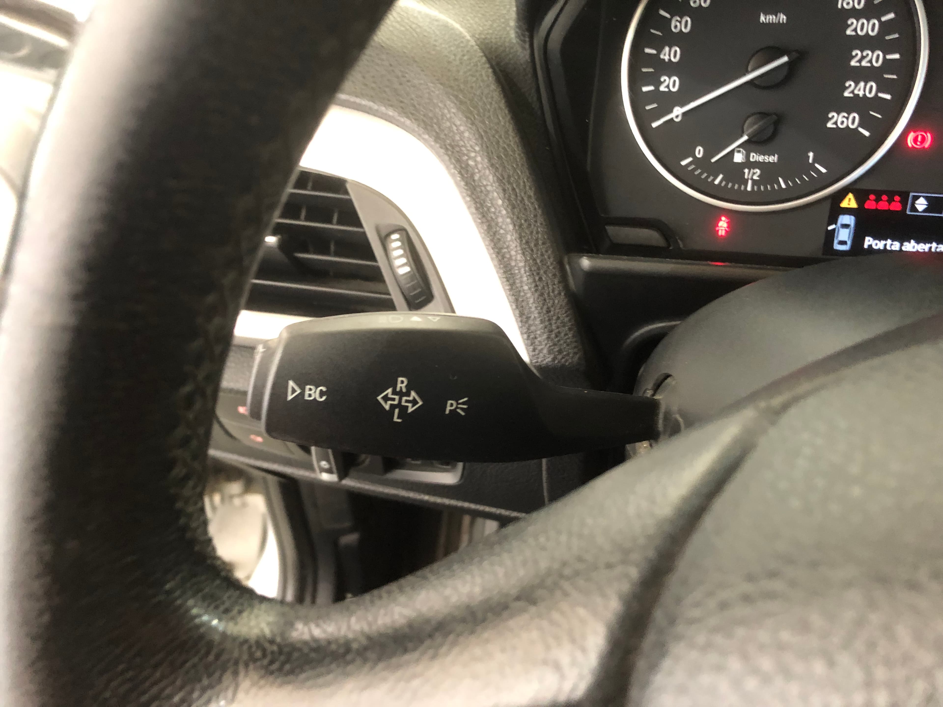 BMW 116D · Ano 2012 — imagen 32