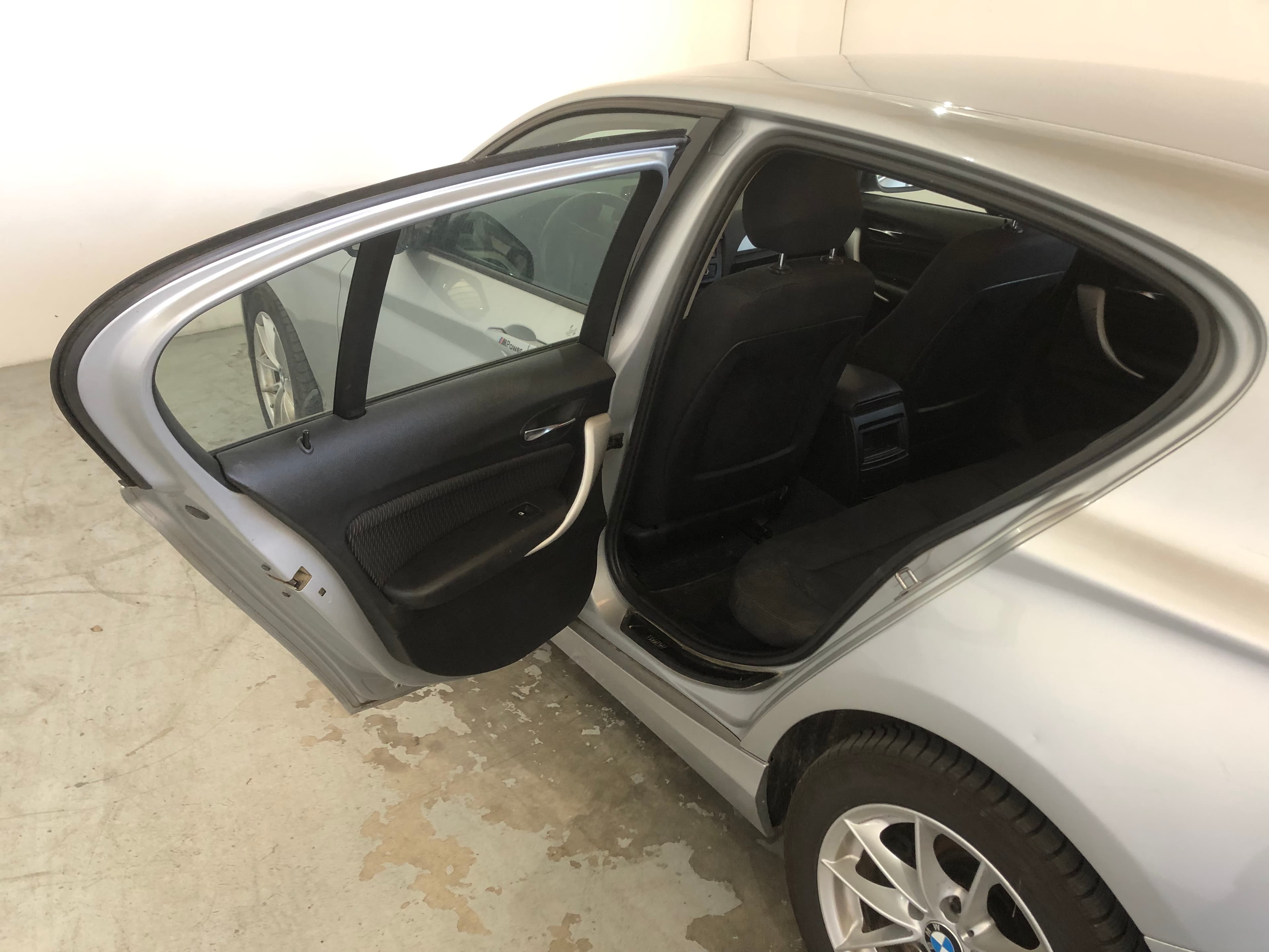 BMW 116D · Ano 2012 — imagen 19