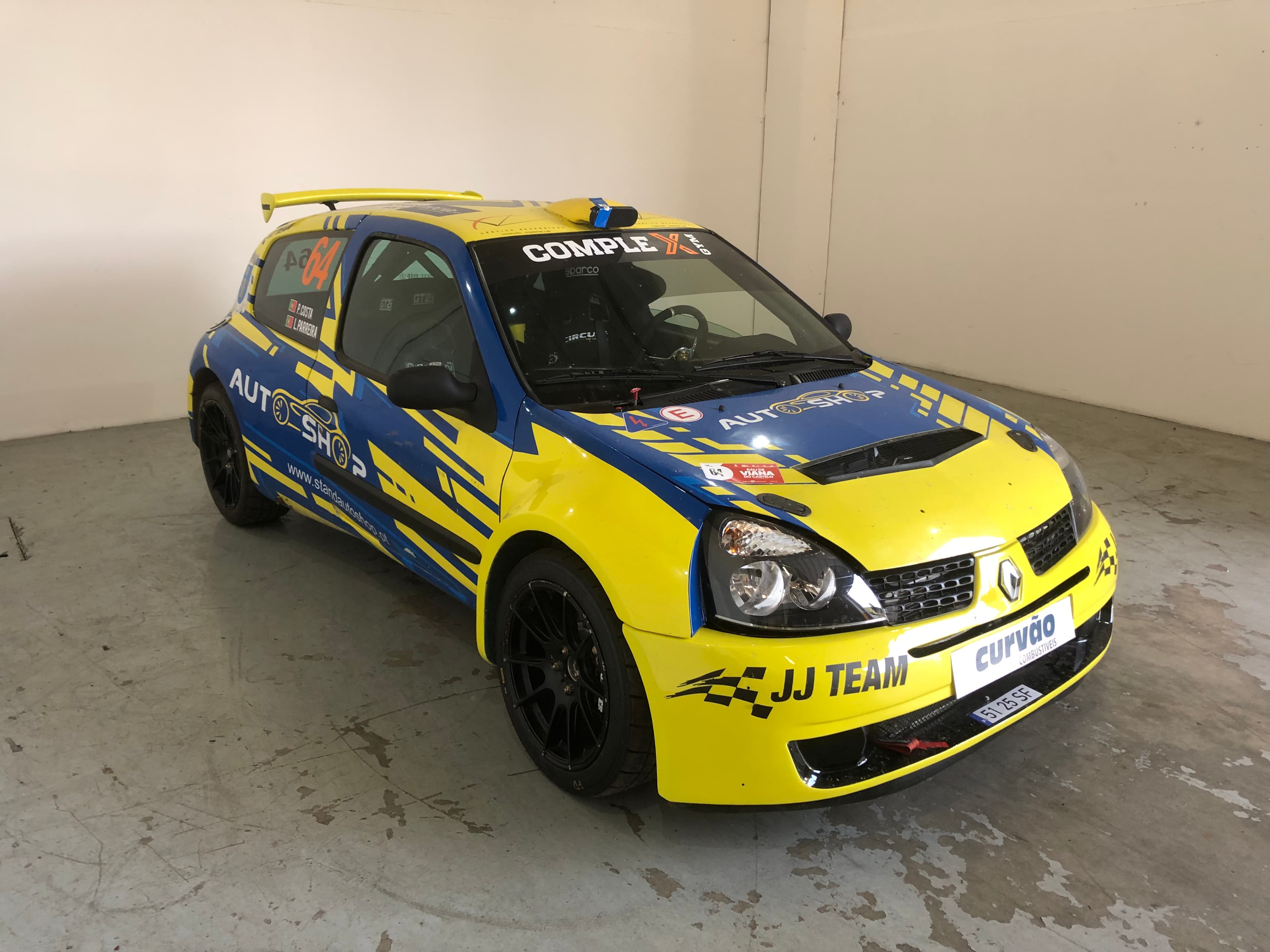 Renault Clio · Ano 2001 — image 1