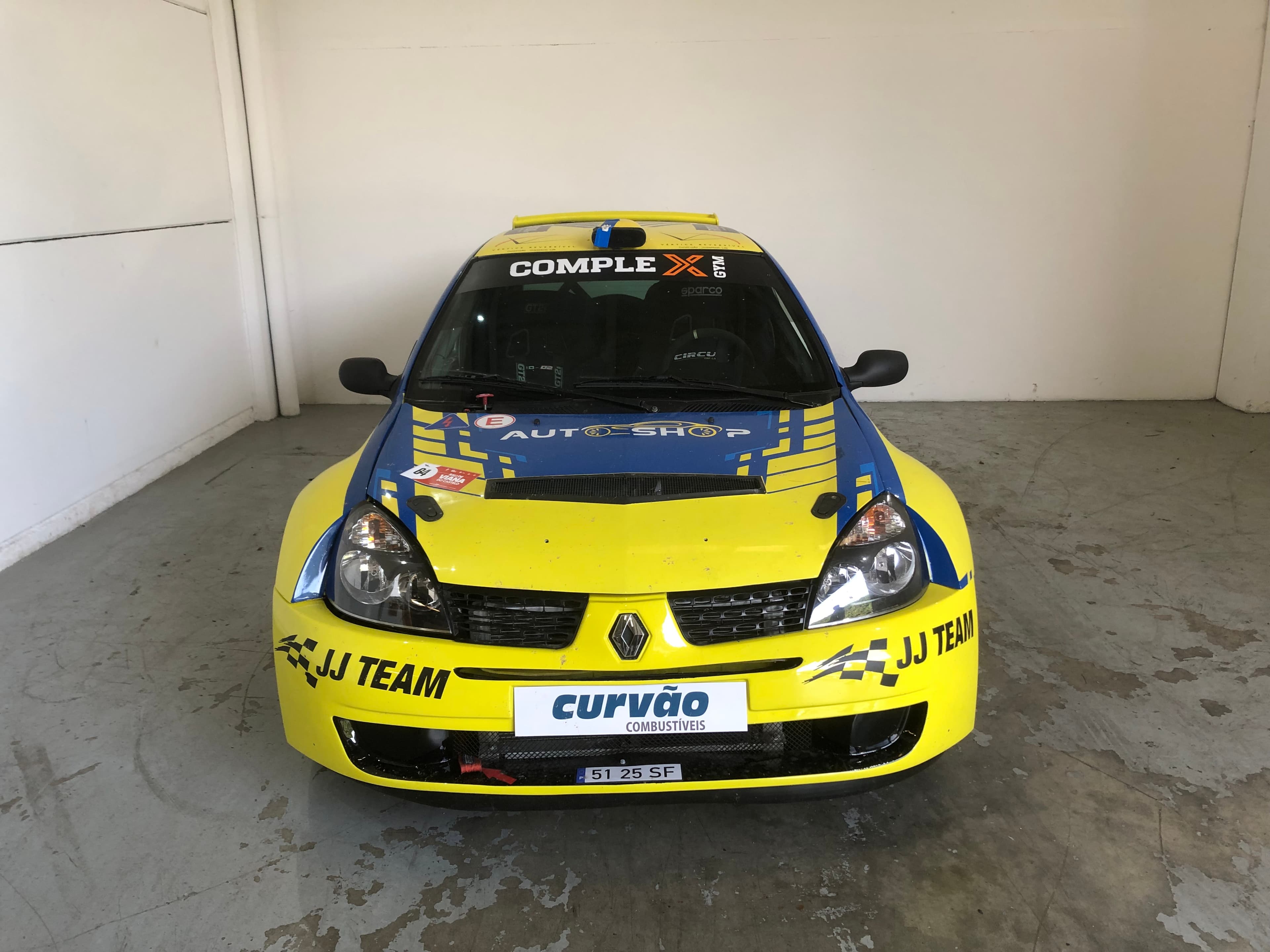 Renault Clio · Ano 2001 — image 2