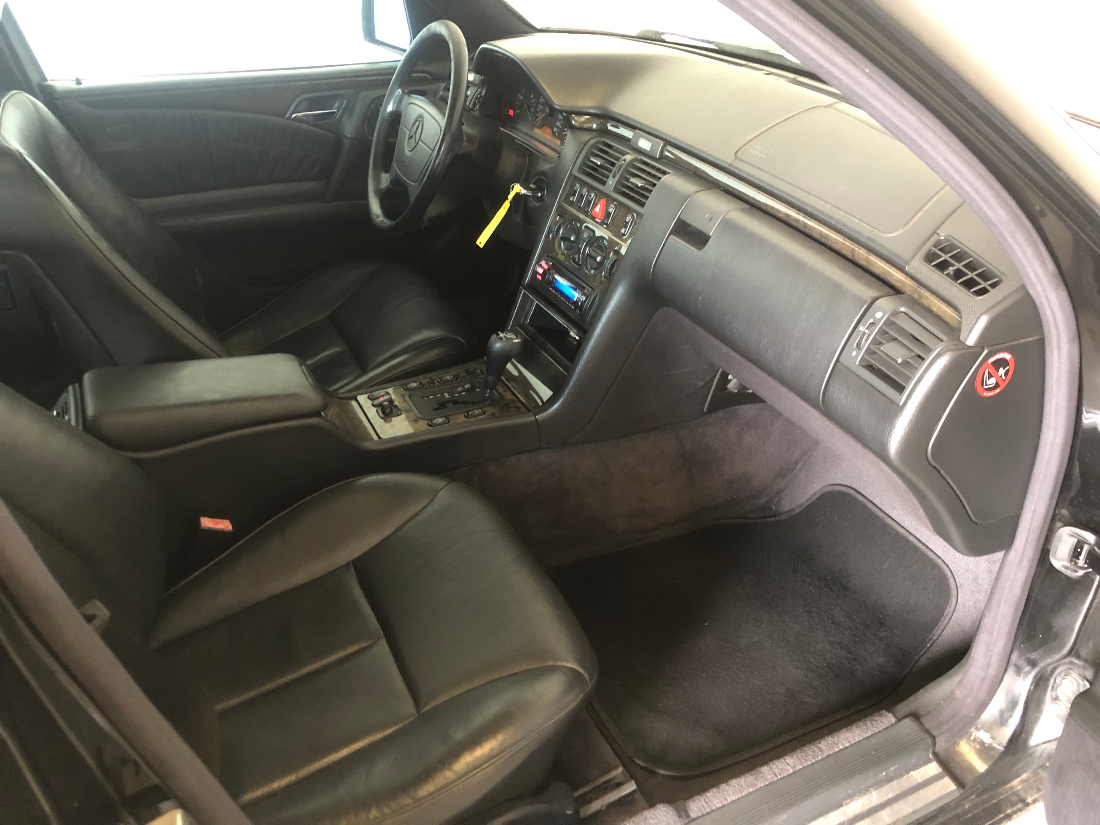 Mercedes-Benz E300 · Ano 1997 — imagen 34
