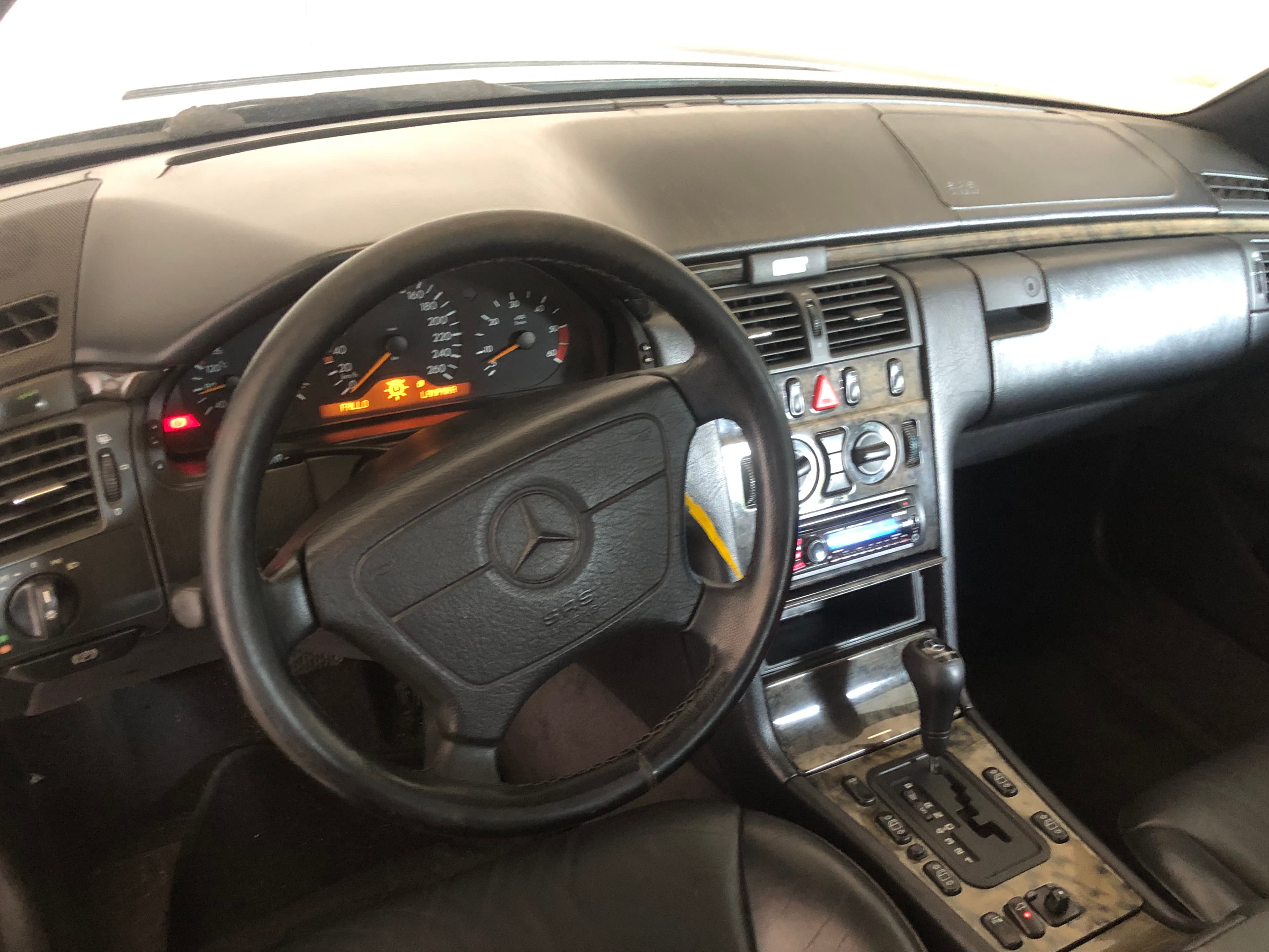 Mercedes-Benz E300 · Ano 1997 — imagen 21