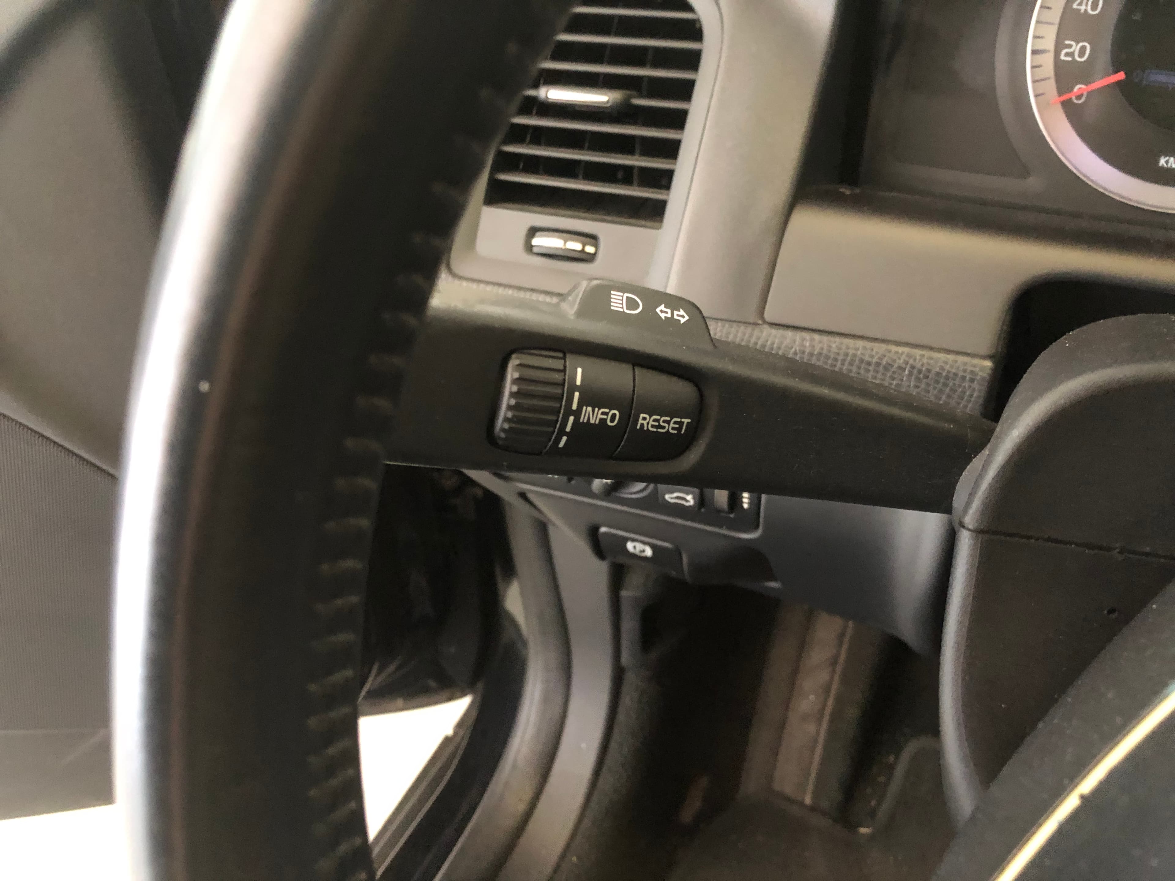 Volvo XC60 · Ano 2010 — imagem 25